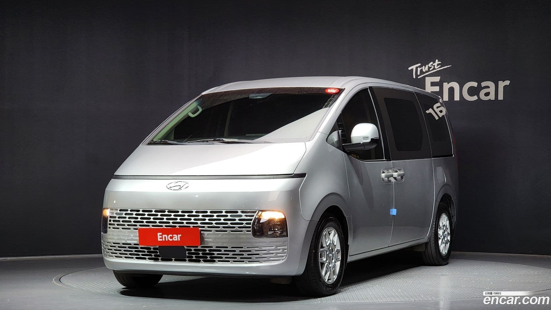 Main__Slider__Photo:Staria Hyundai 2022.0-0
