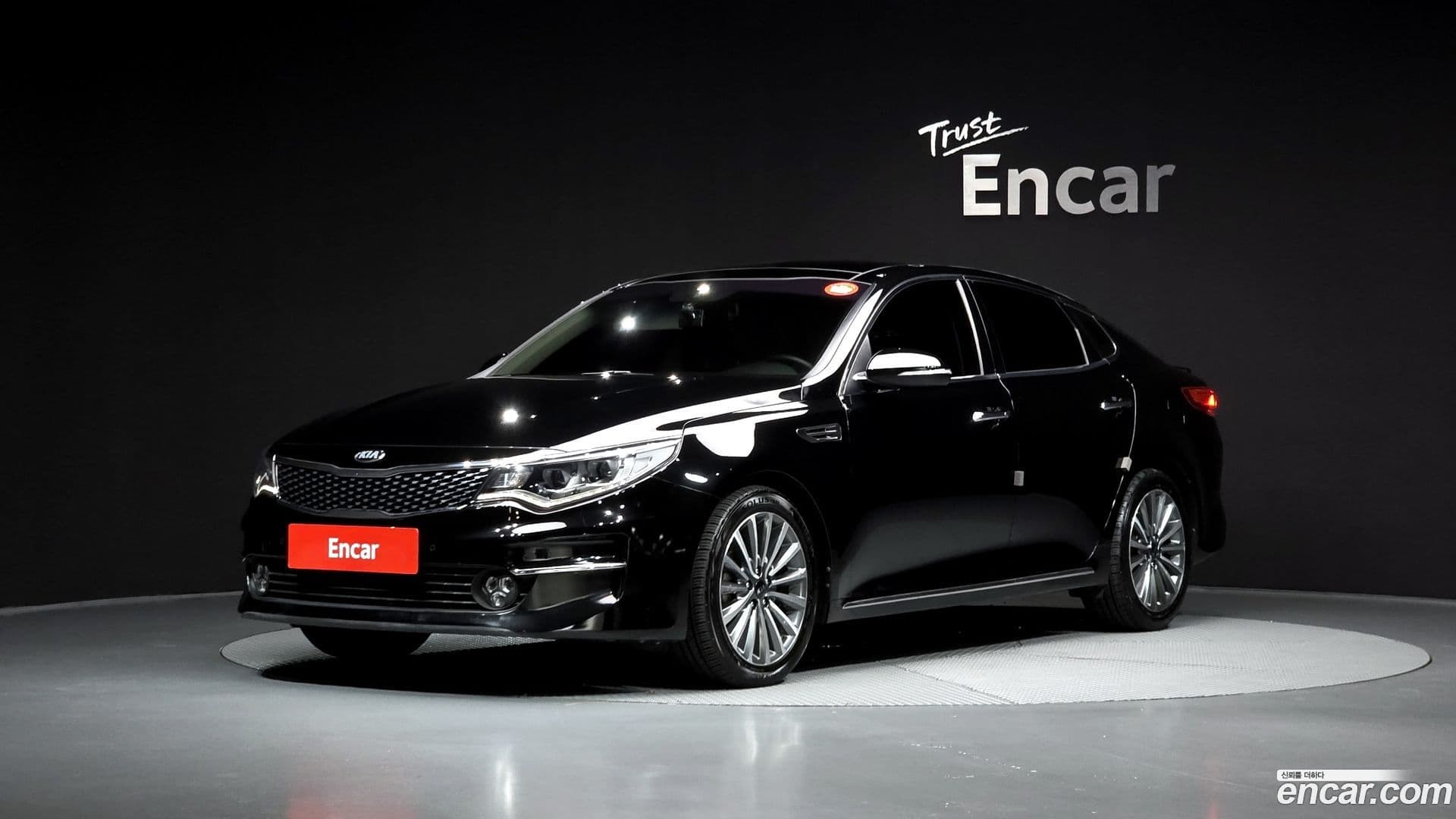 Main__Slider__Photo:K5 Kia 2017.3-0