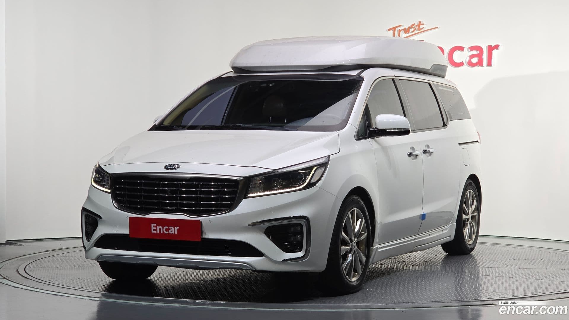 Main__Slider__Photo:Canival Kia 2019.3-0