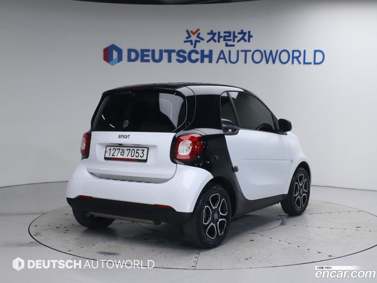 Main__Slider__Photo:Fortwo Smart 2019.10-0