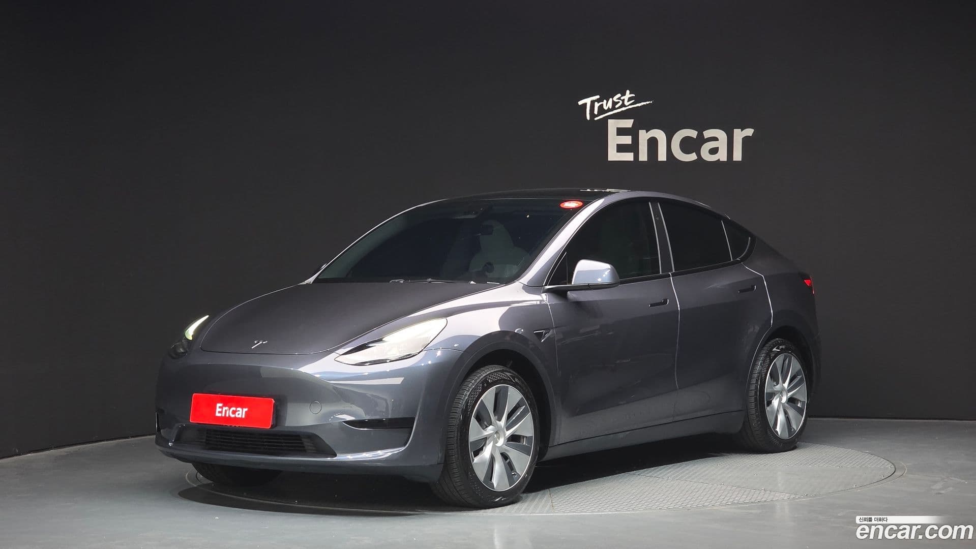 Main__Slider__Photo:Model Y Tesla 2023.10-0