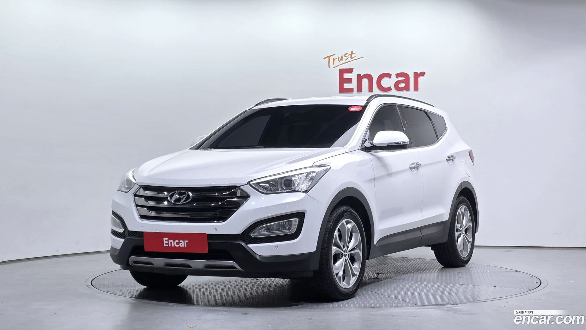 Main__Slider__Photo:Santafe Hyundai 2015.4-0