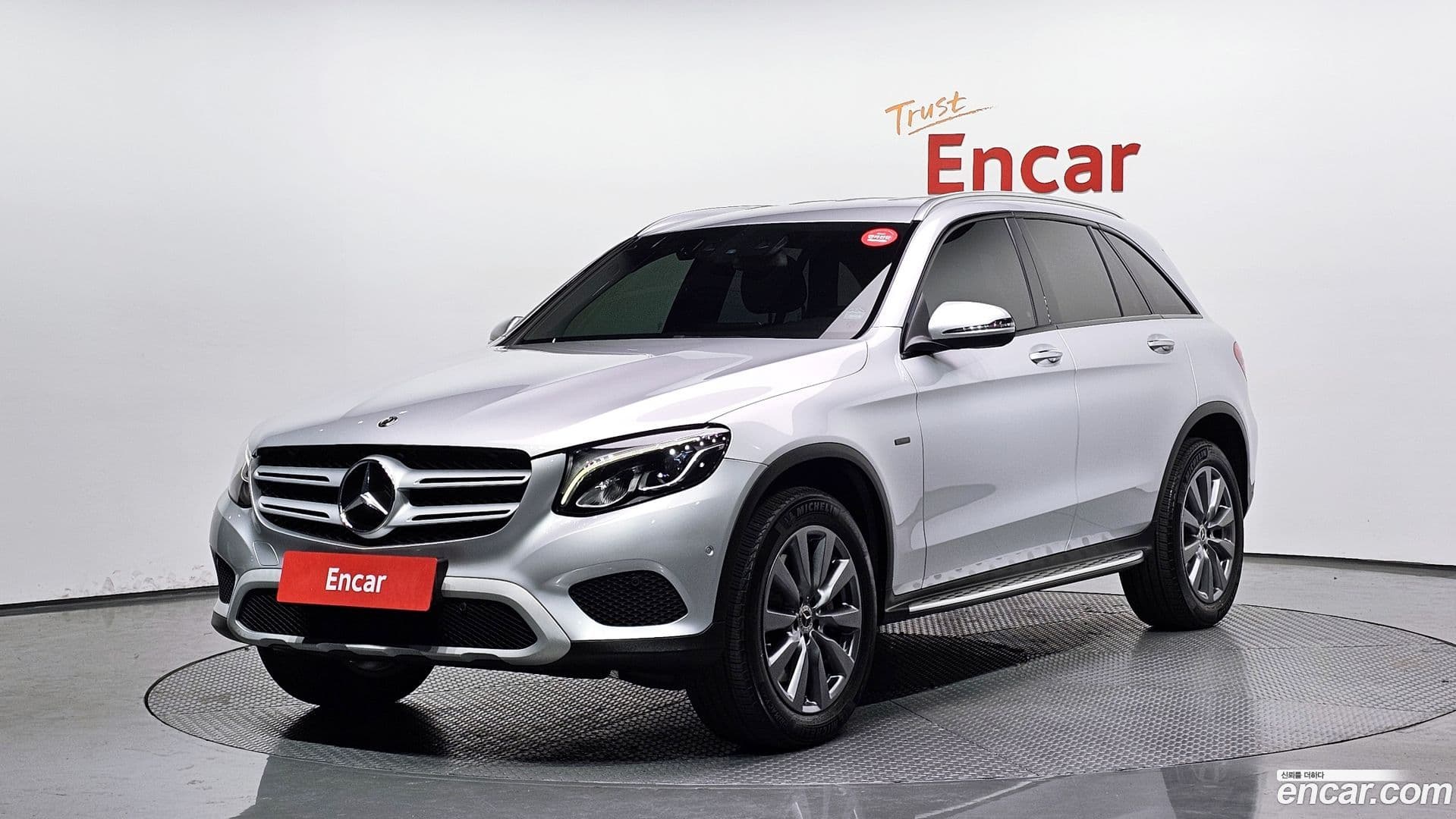 Main__Slider__Photo:GLC-Class Mercedes-Benz 2018.9-0