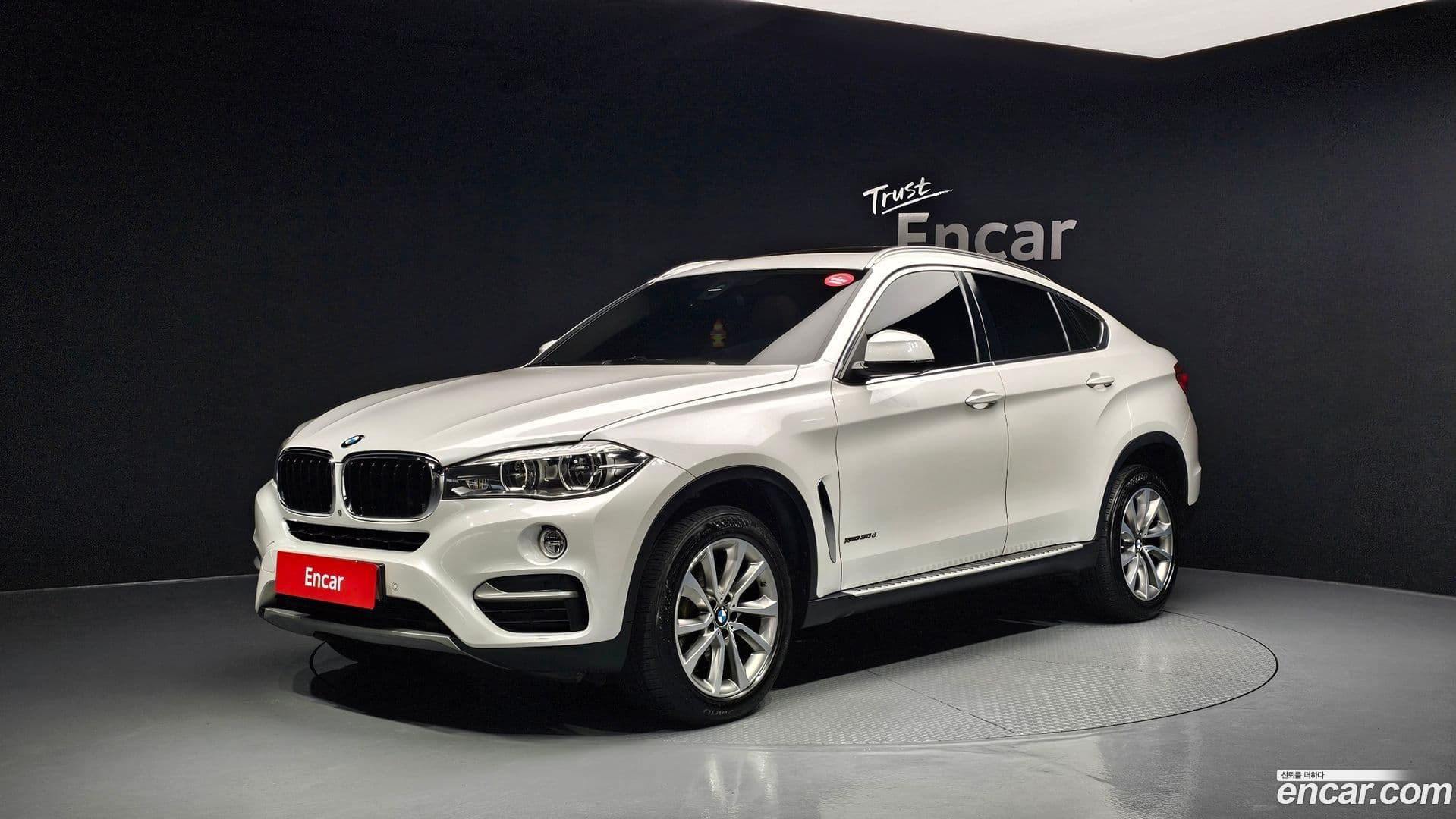 Main__Slider__Photo:X6 BMW 2017.1-0