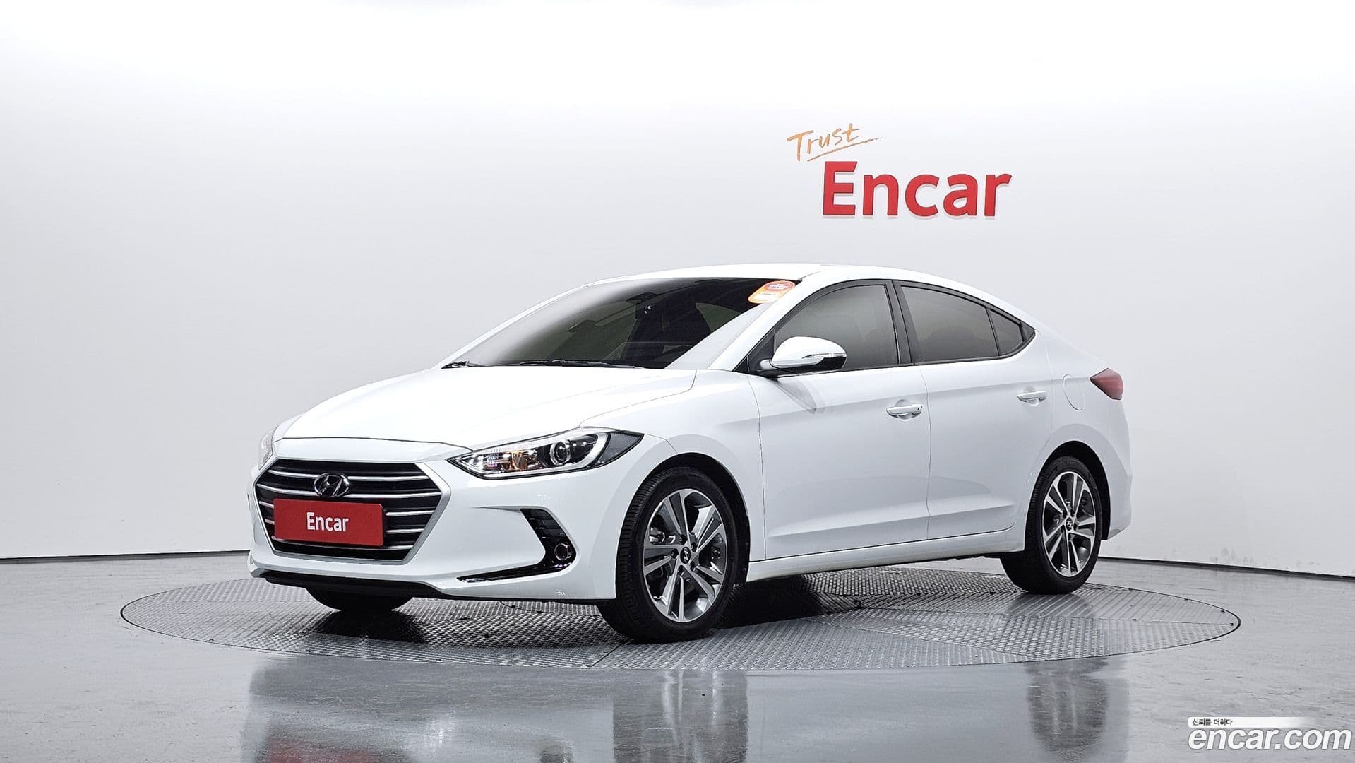 Main__Slider__Photo:AVANTE Hyundai 2018.5-0