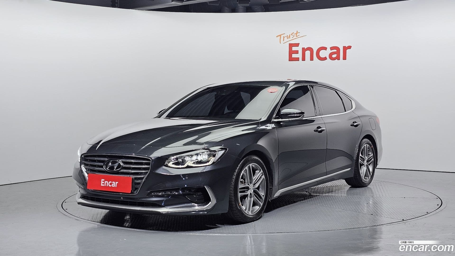 Main__Slider__Photo:Grandeur Hyundai 2017.6-0