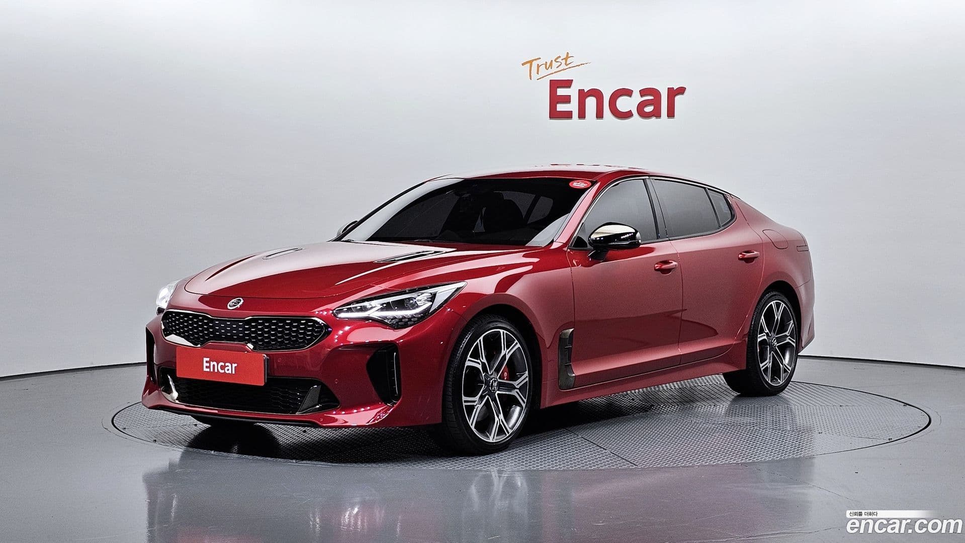 Main__Slider__Photo:Stinger Kia 2018.8-0