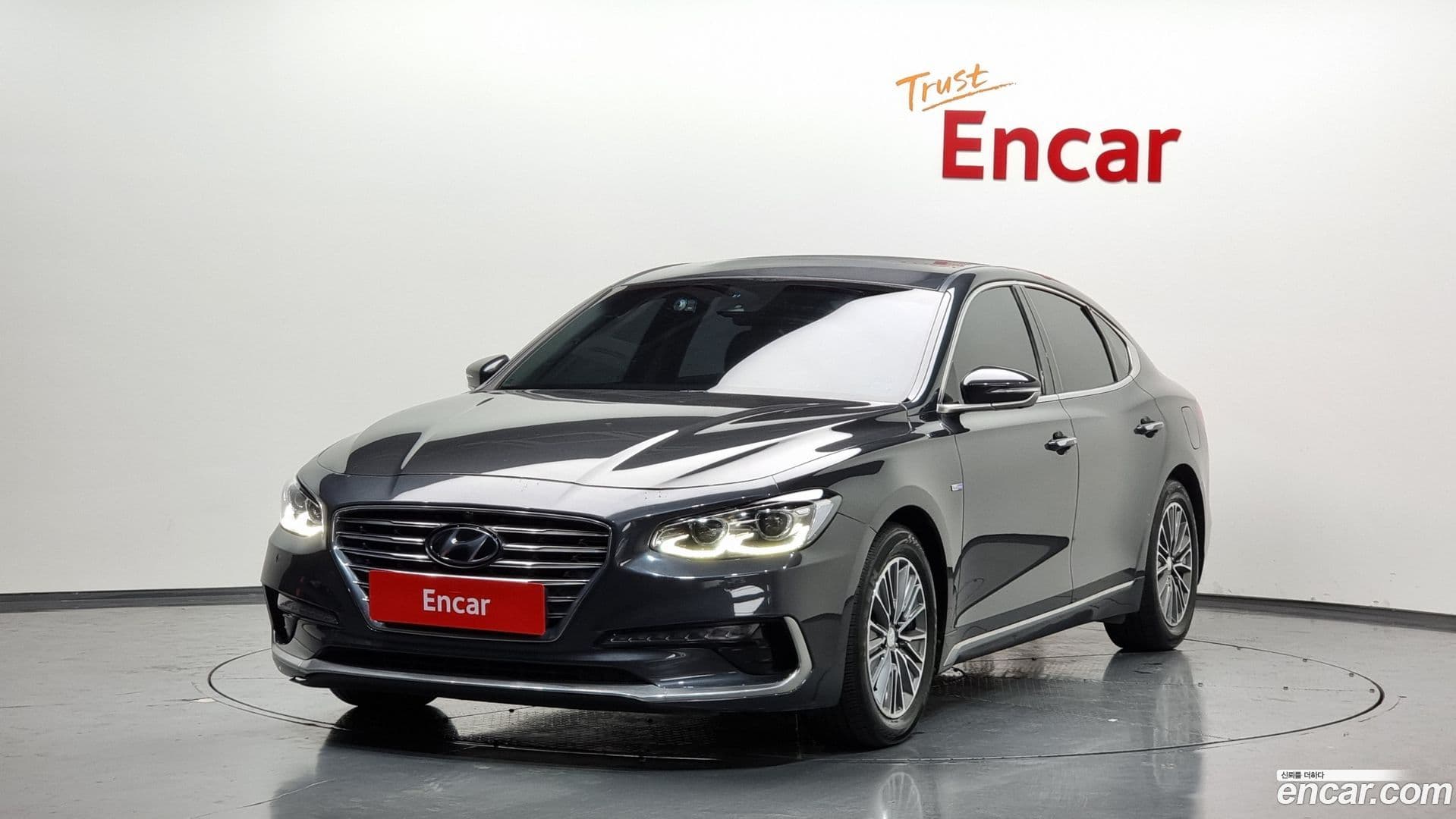 Main__Slider__Photo:Grandeur Hyundai 2018.8-0