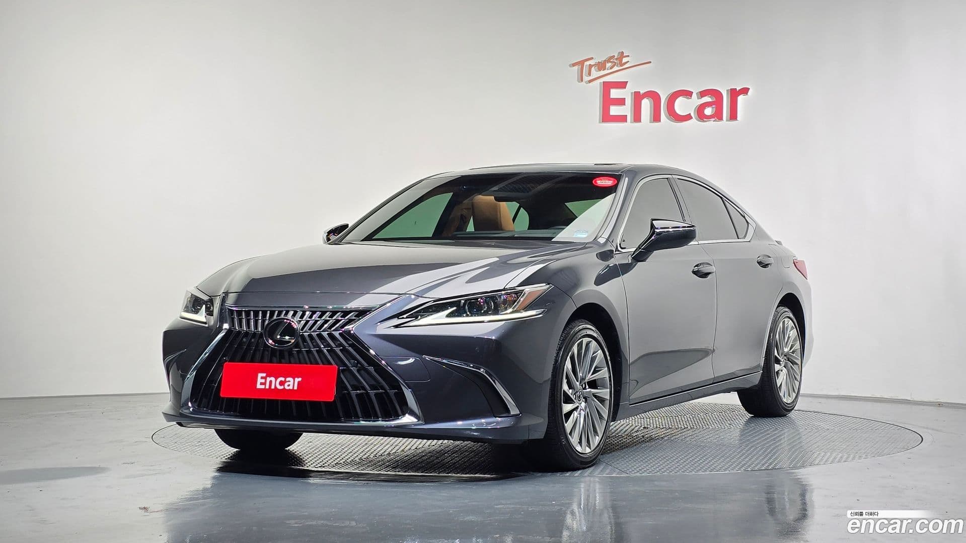 Main__Slider__Photo:ES Lexus 2022.10-0