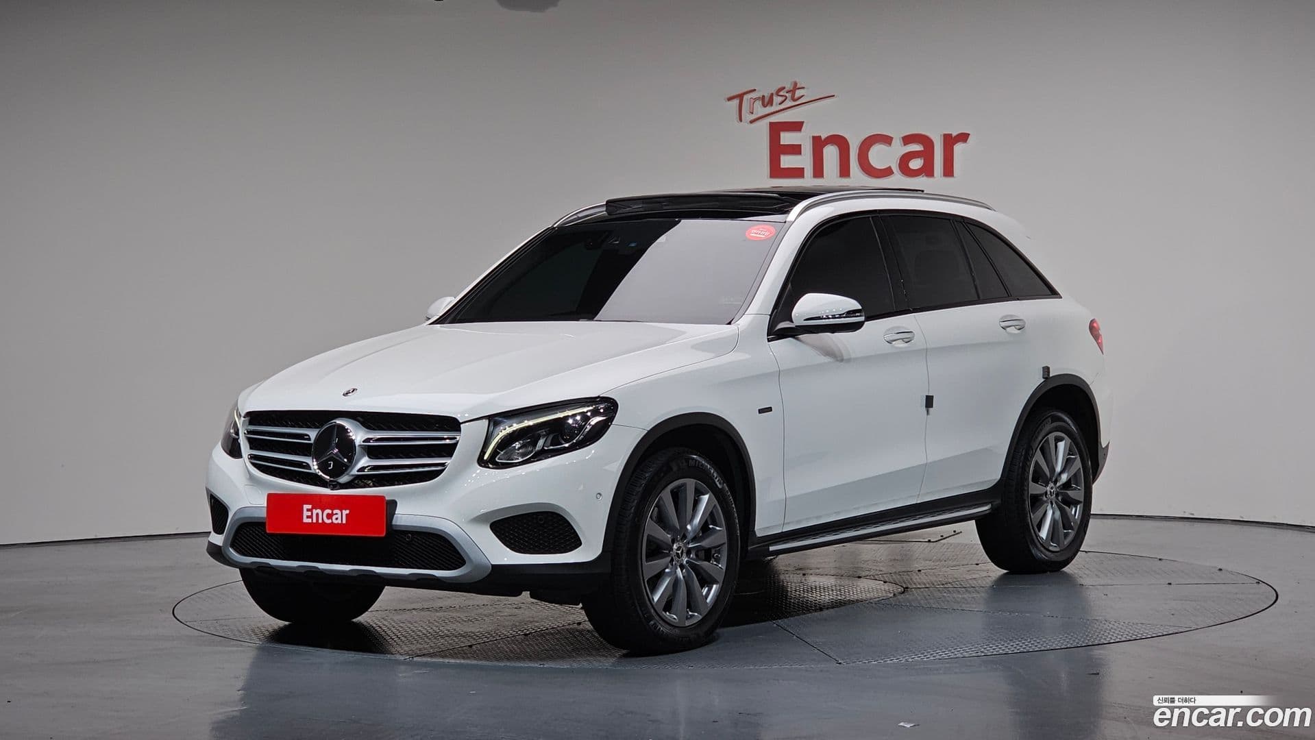 Main__Slider__Photo:GLC-Class Mercedes-Benz 2018.10-0