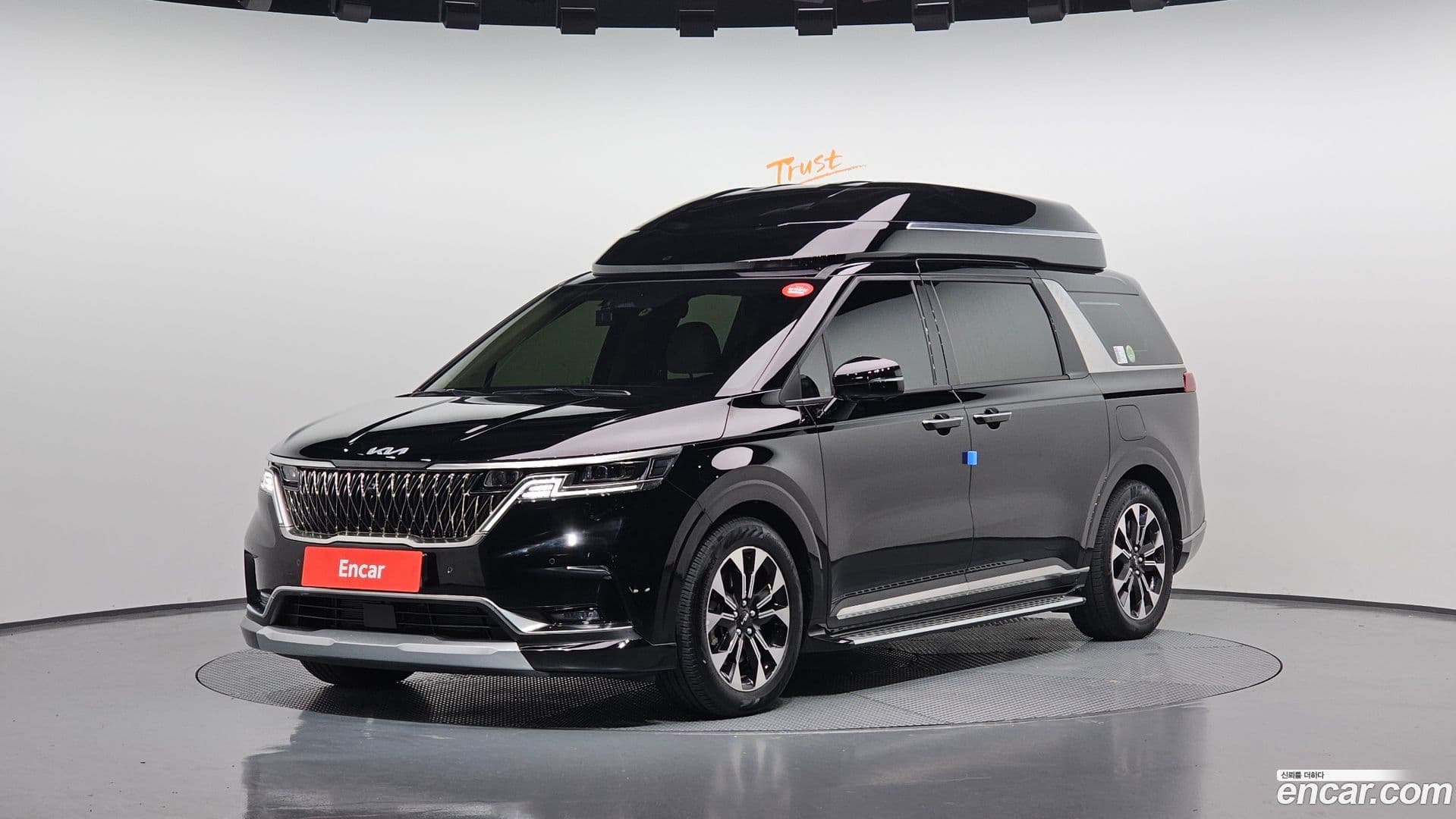 Main__Slider__Photo:Canival Kia 2022.5-0