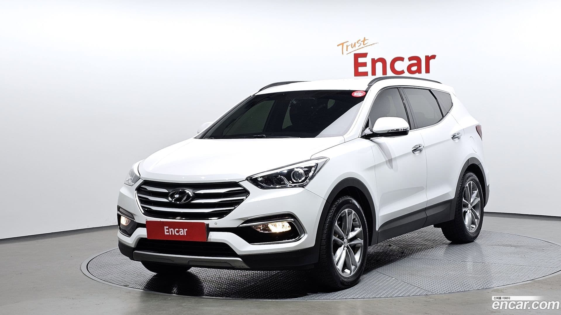 Main__Slider__Photo:Santafe Hyundai 2016.5-0