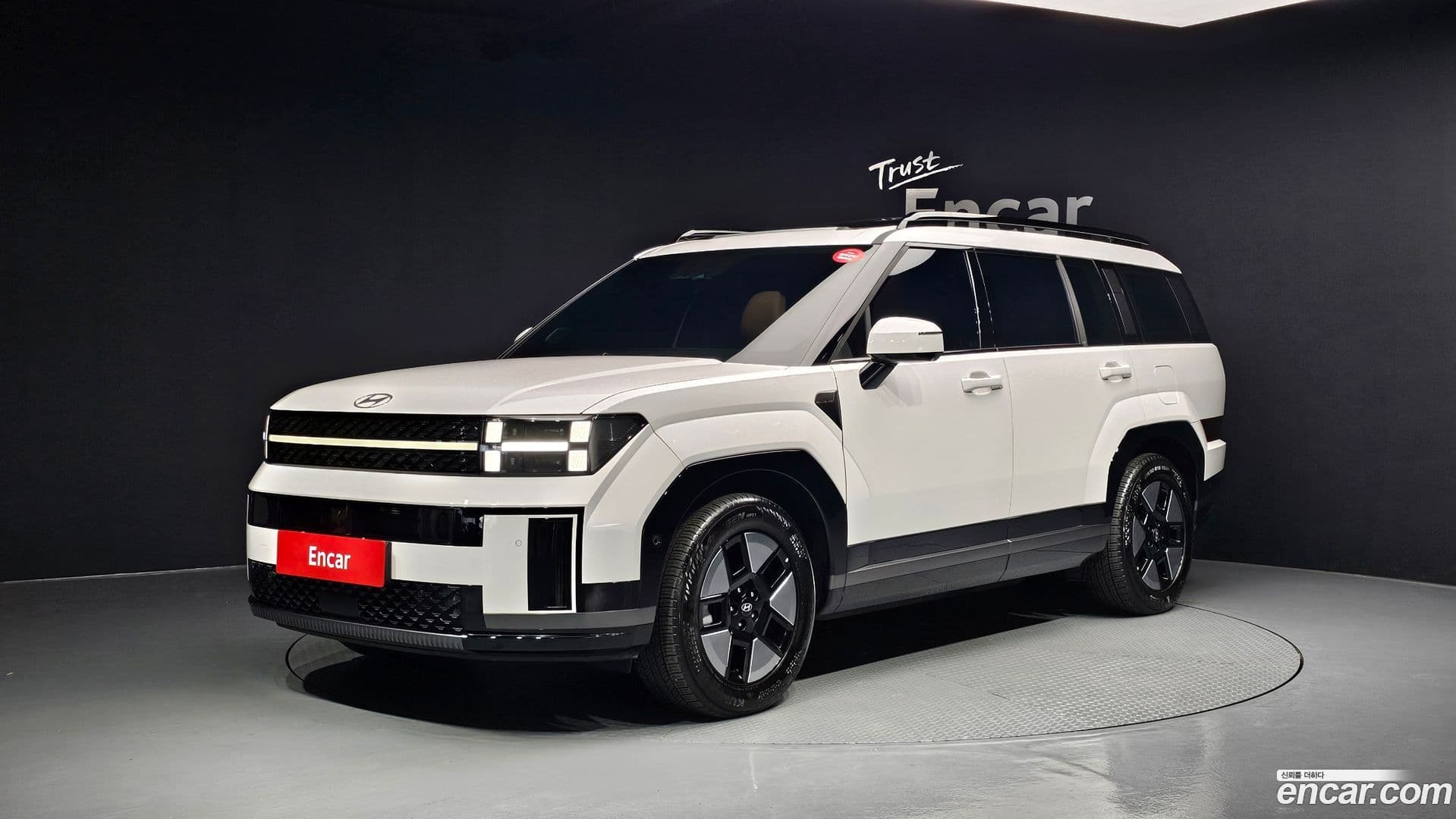 Main__Slider__Photo:Santafe Hyundai 2023.10-0