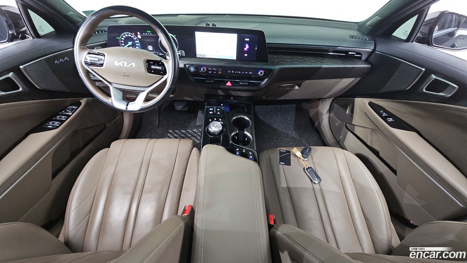 Main__Slider__Photo:K8 Kia 2021.10-0