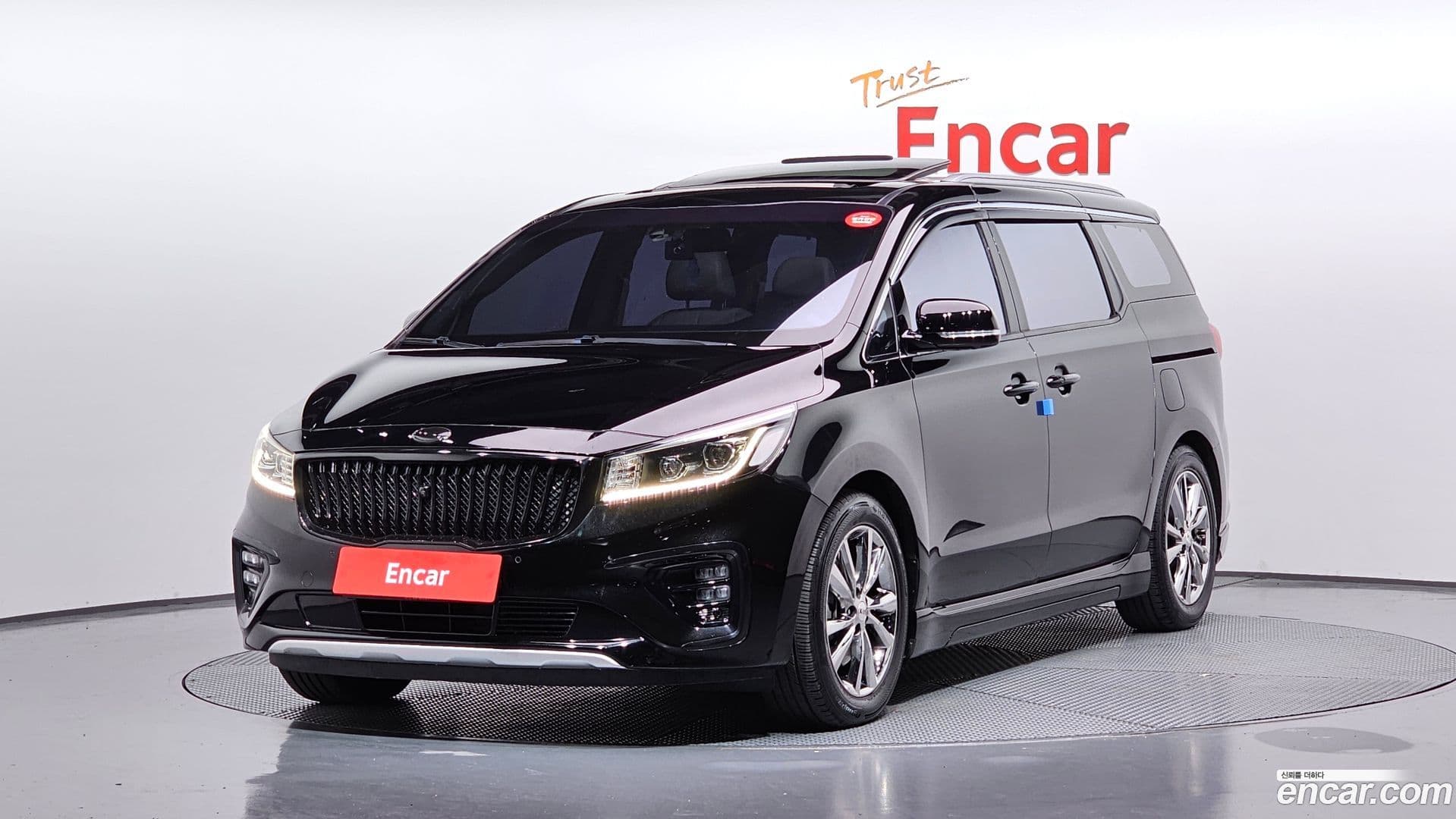 Main__Slider__Photo:Canival Kia 2018.3-0