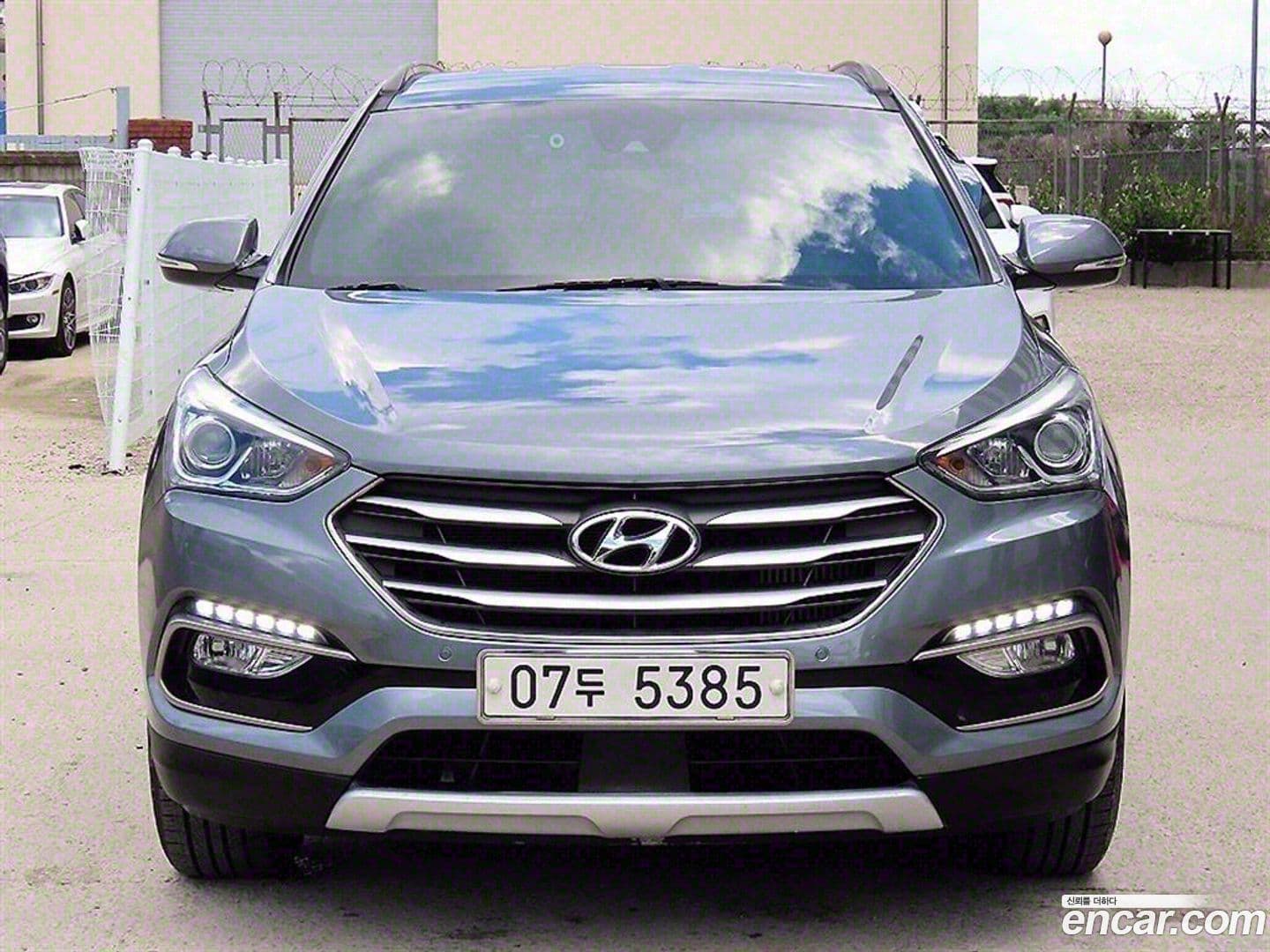 Main__Slider__Photo:Santafe Hyundai 2017.8-0