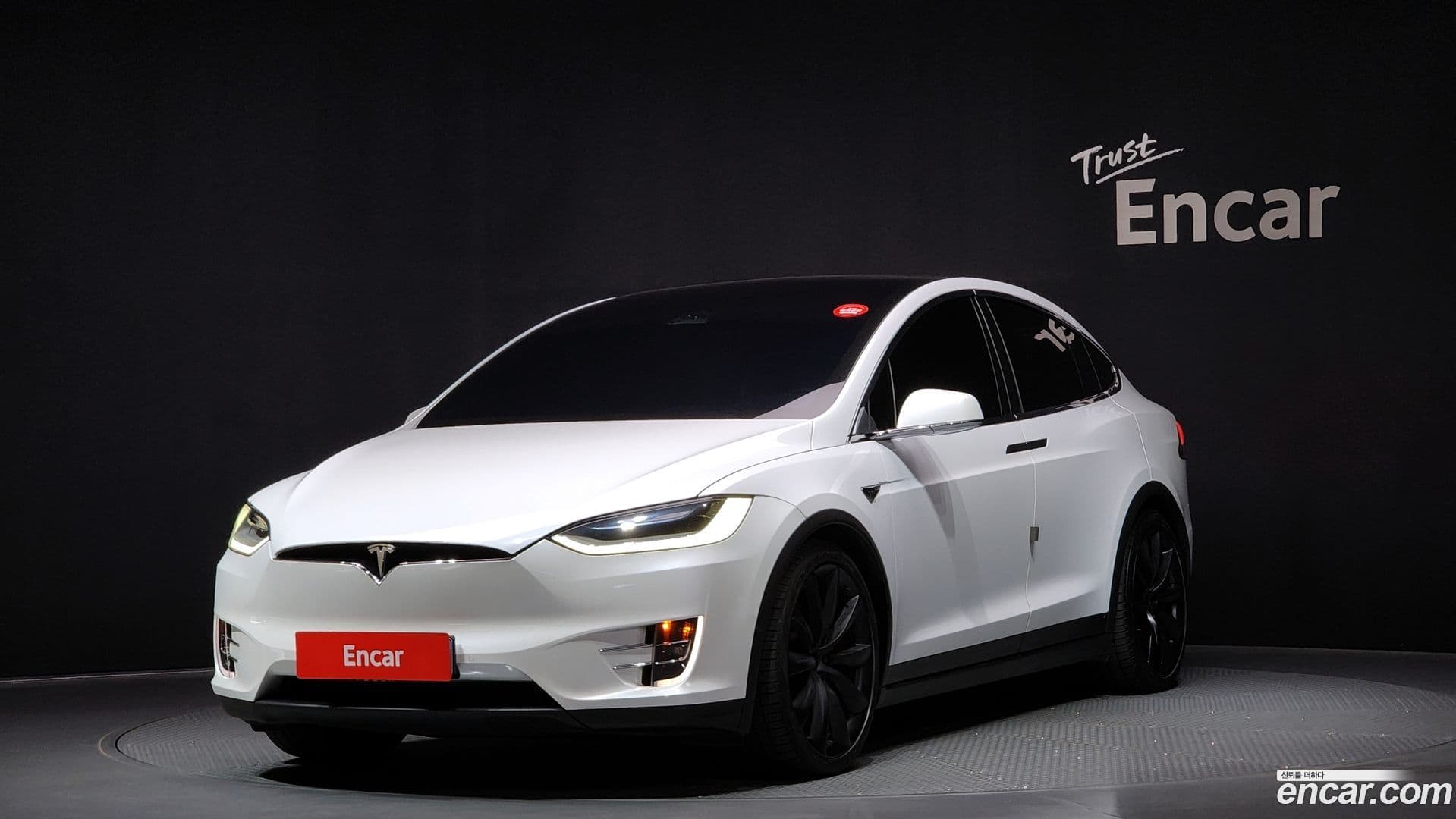 Main__Slider__Photo:Model X Tesla 2020.11-0