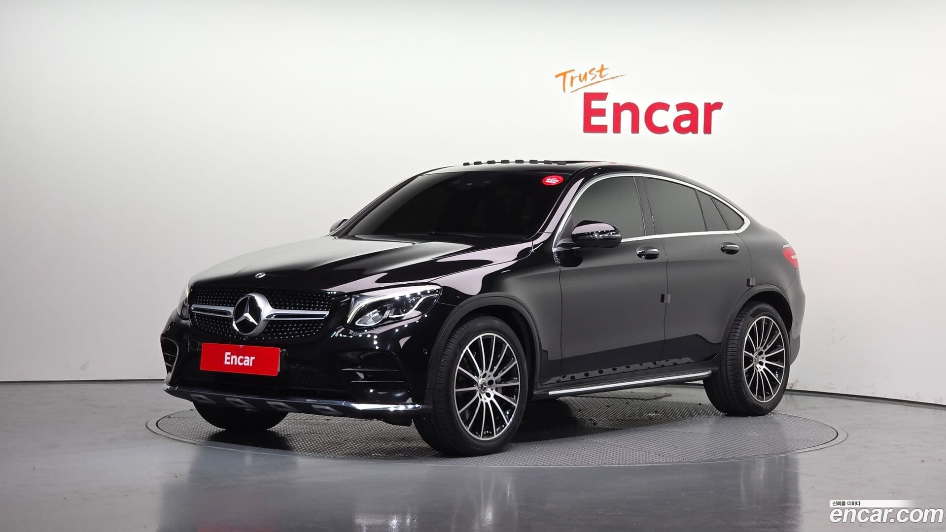 Main__Slider__Photo:GLC-Class Mercedes-Benz 2018.4-0