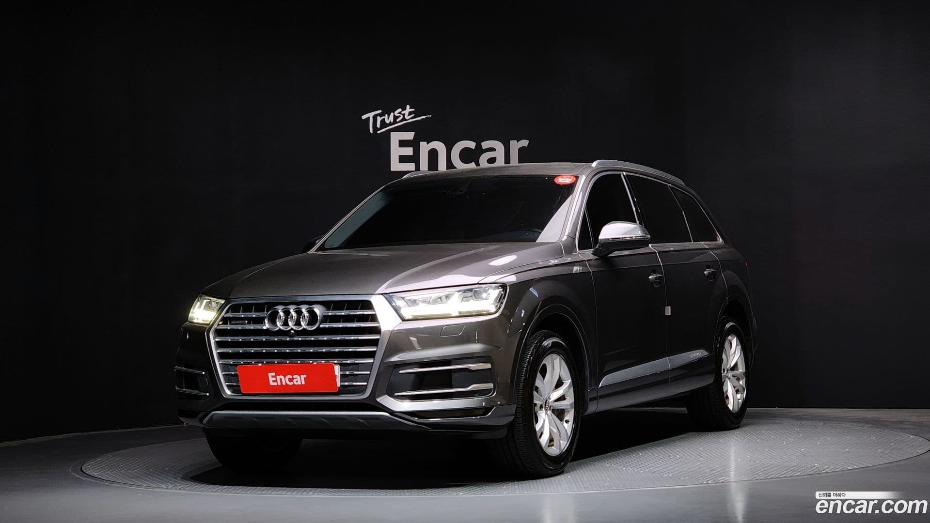 Main__Slider__Photo:Q7 Audi 2019.10-0