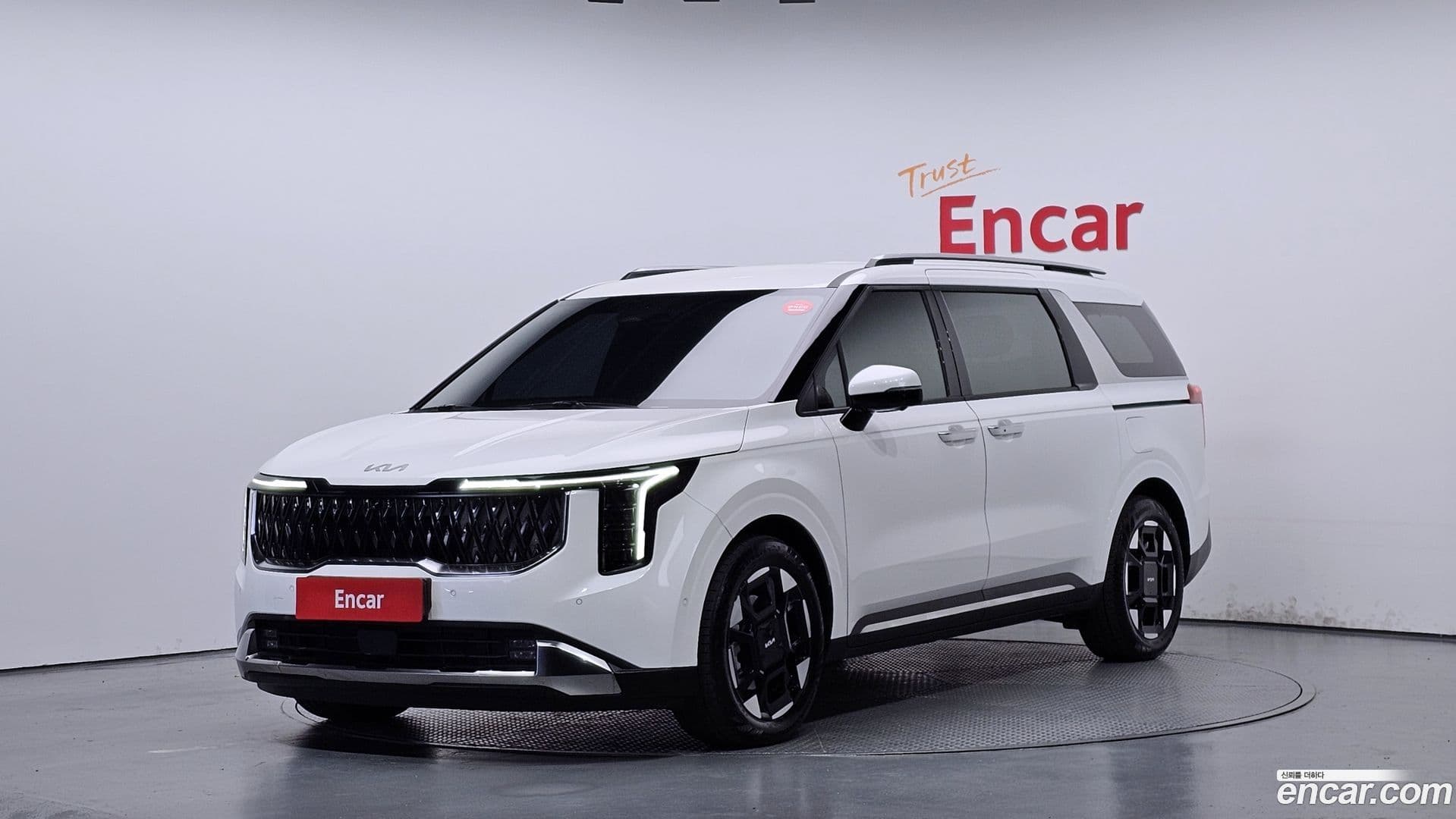 Main__Slider__Photo:Canival Kia 2024.6-0