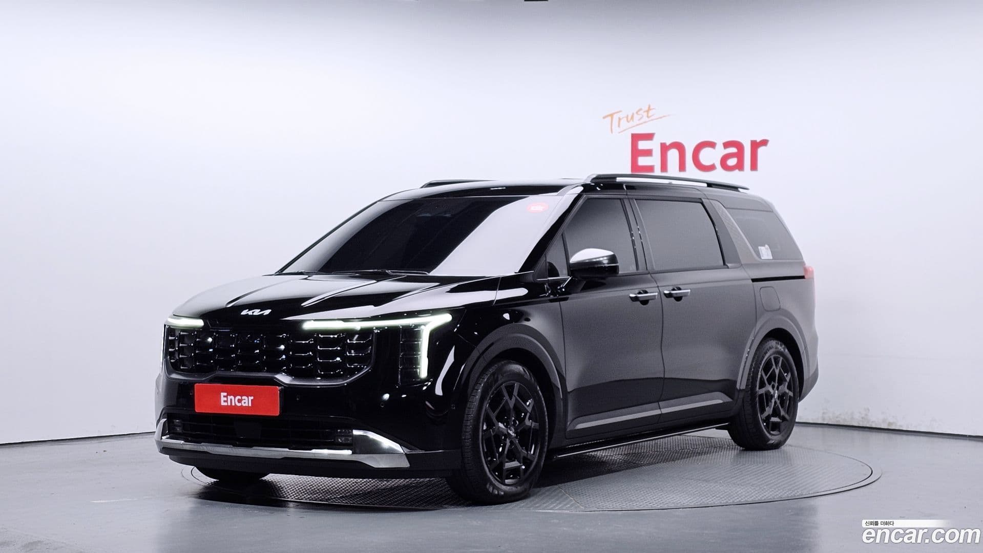 Main__Slider__Photo:Canival Kia 2024.6-0