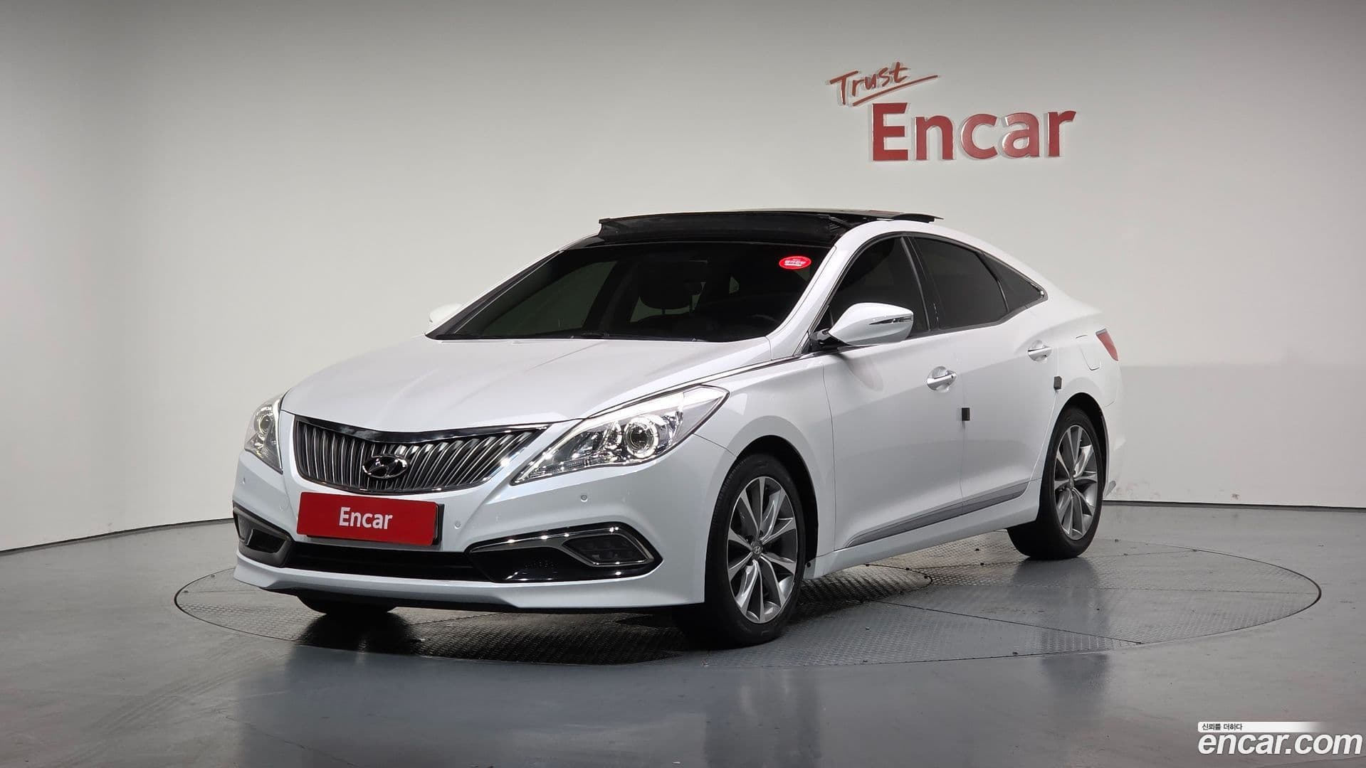 Main__Slider__Photo:Grandeur Hyundai 2015.8-0