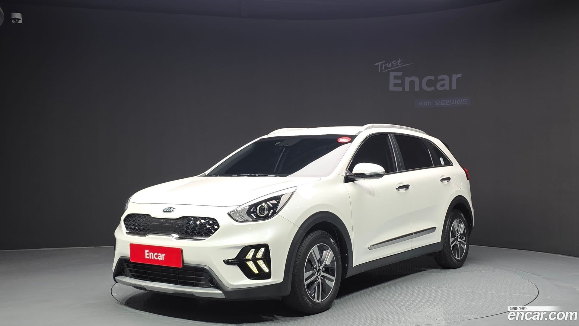 Main__Slider__Photo:Niro Kia 2021.0-0