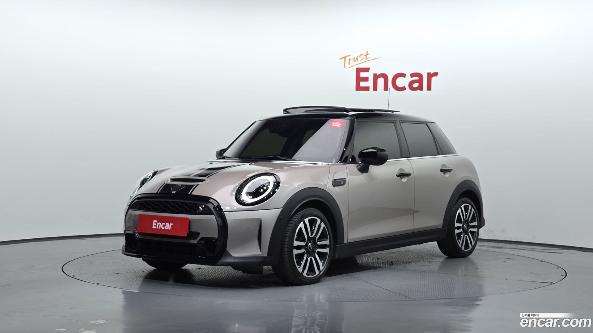 Main__Slider__Photo:Cooper Mini 2023.8-0
