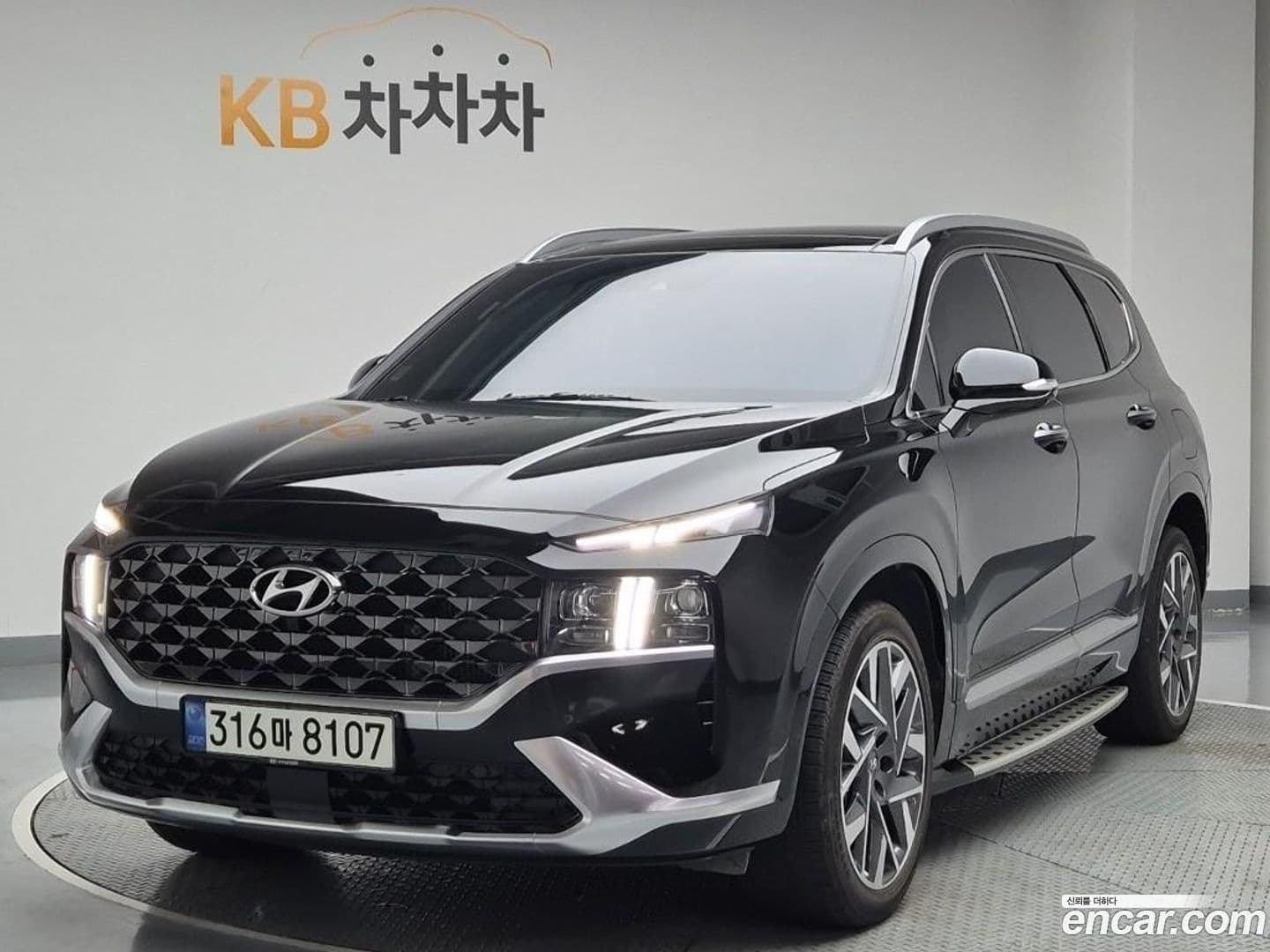 Main__Slider__Photo:Santafe Hyundai 2021.0-0