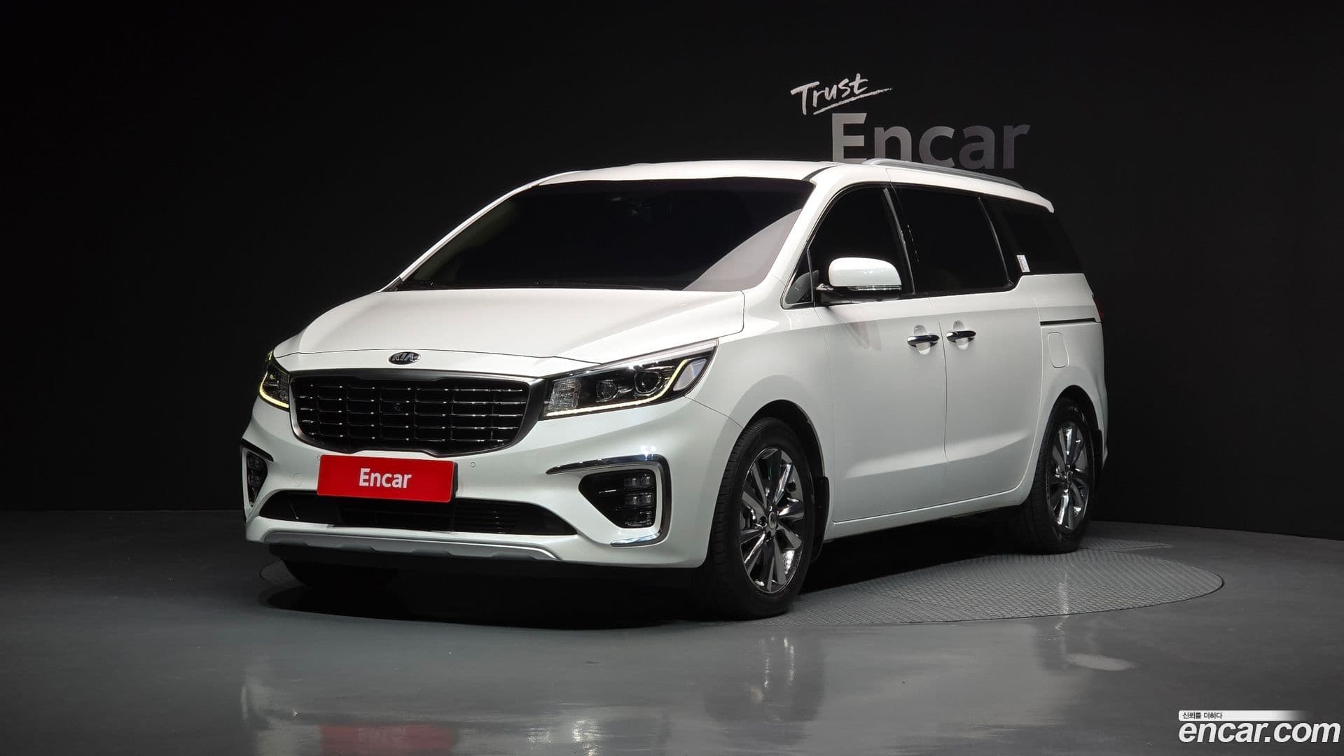 Main__Slider__Photo:Canival Kia 2018.9-0