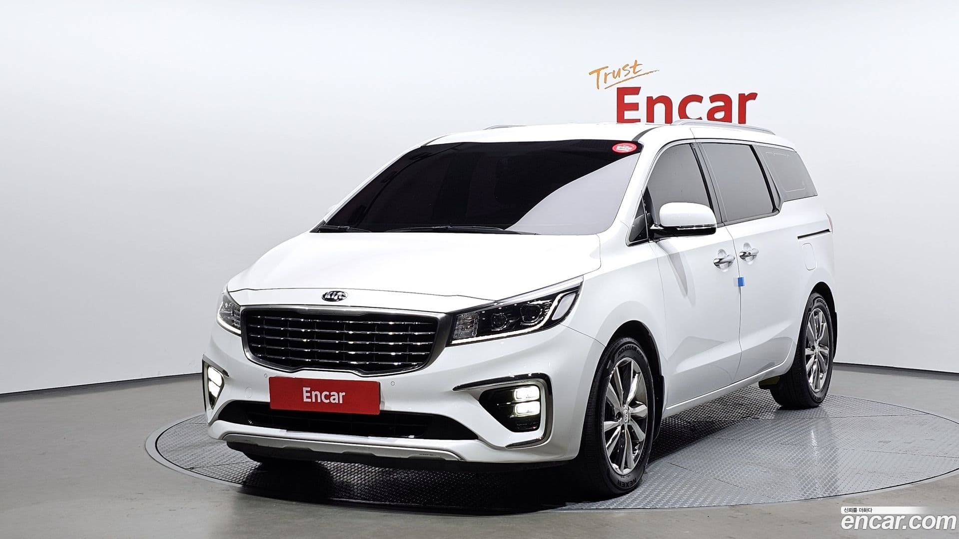 Main__Slider__Photo:Canival Kia 2019.10-0