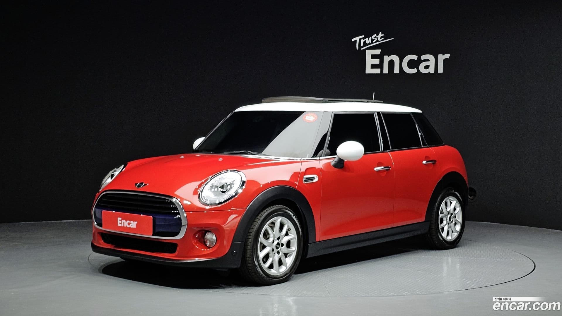 Main__Slider__Photo:Cooper Mini 2017.11-0