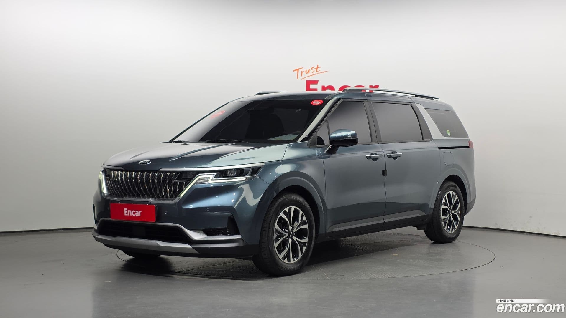 Main__Slider__Photo:Canival Kia 2020.9-0
