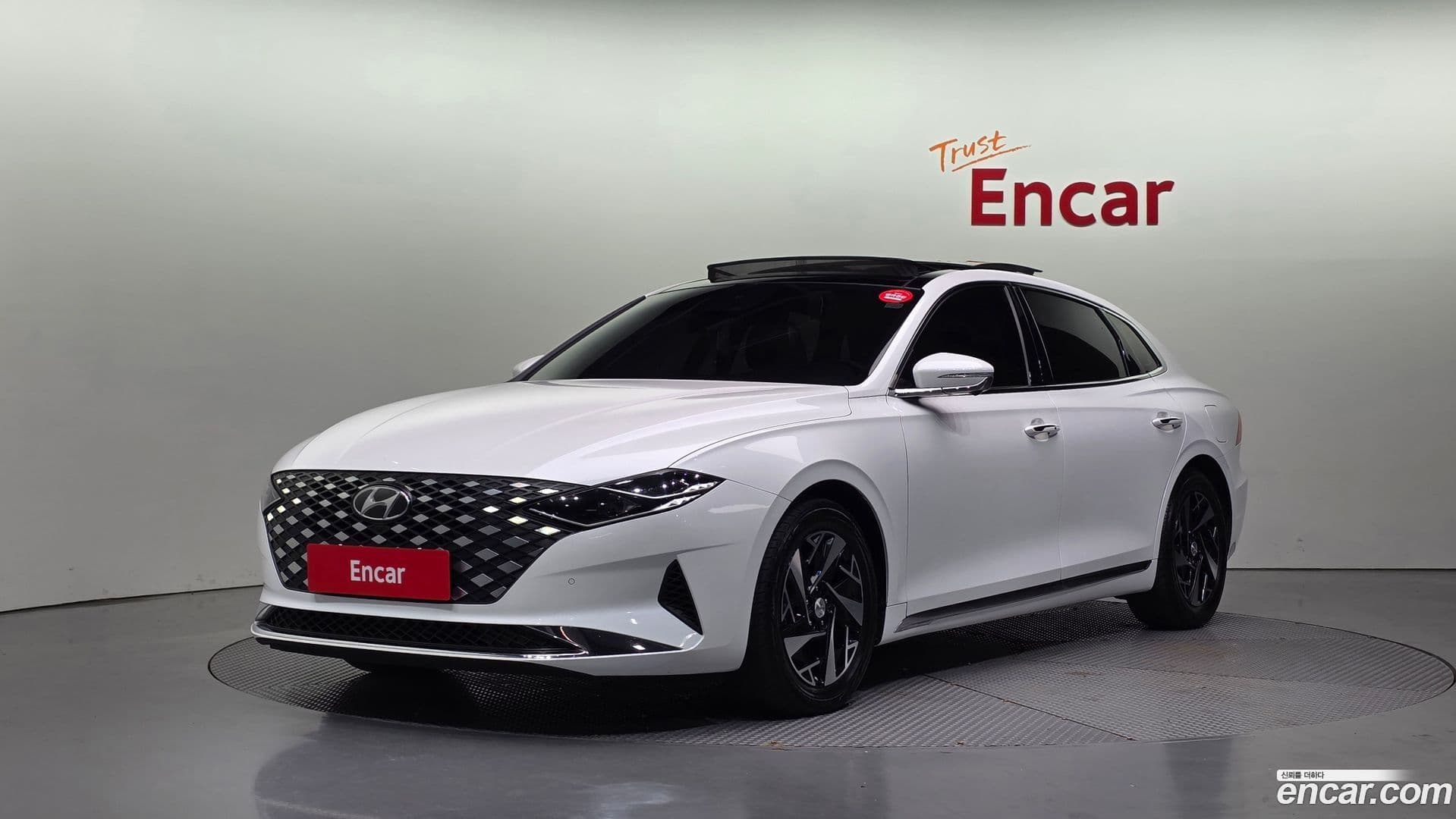 Main__Slider__Photo:Grandeur Hyundai 2020.9-0