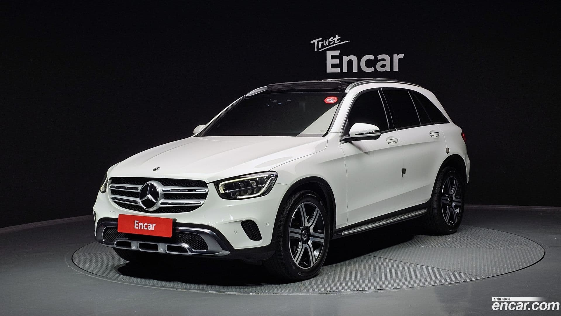 Main__Slider__Photo:GLC-Class Mercedes-Benz 2020.5-0