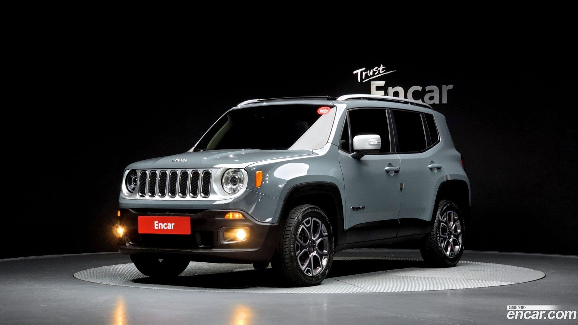 Main__Slider__Photo:Renegade Jeep 2018.5-0