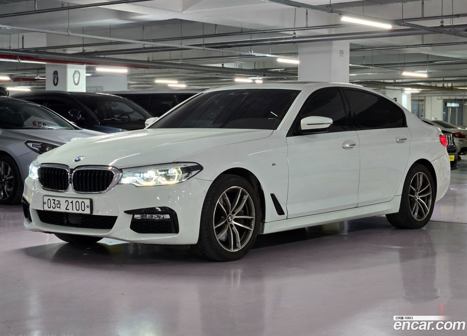Main__Slider__Photo:5-Series BMW 2017.6-0