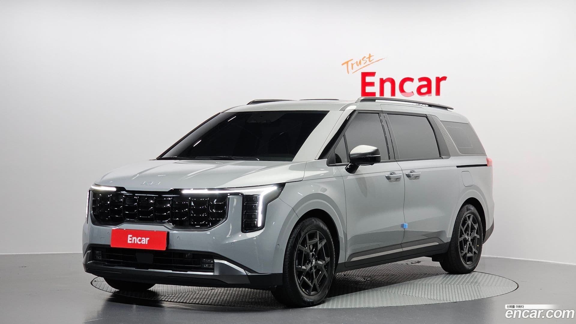 Main__Slider__Photo:Canival Kia 2025.7-0