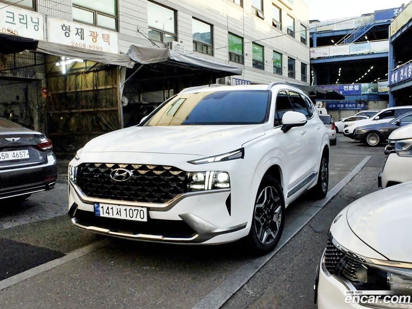 Main__Slider__Photo:Santafe Hyundai 2023.1-0