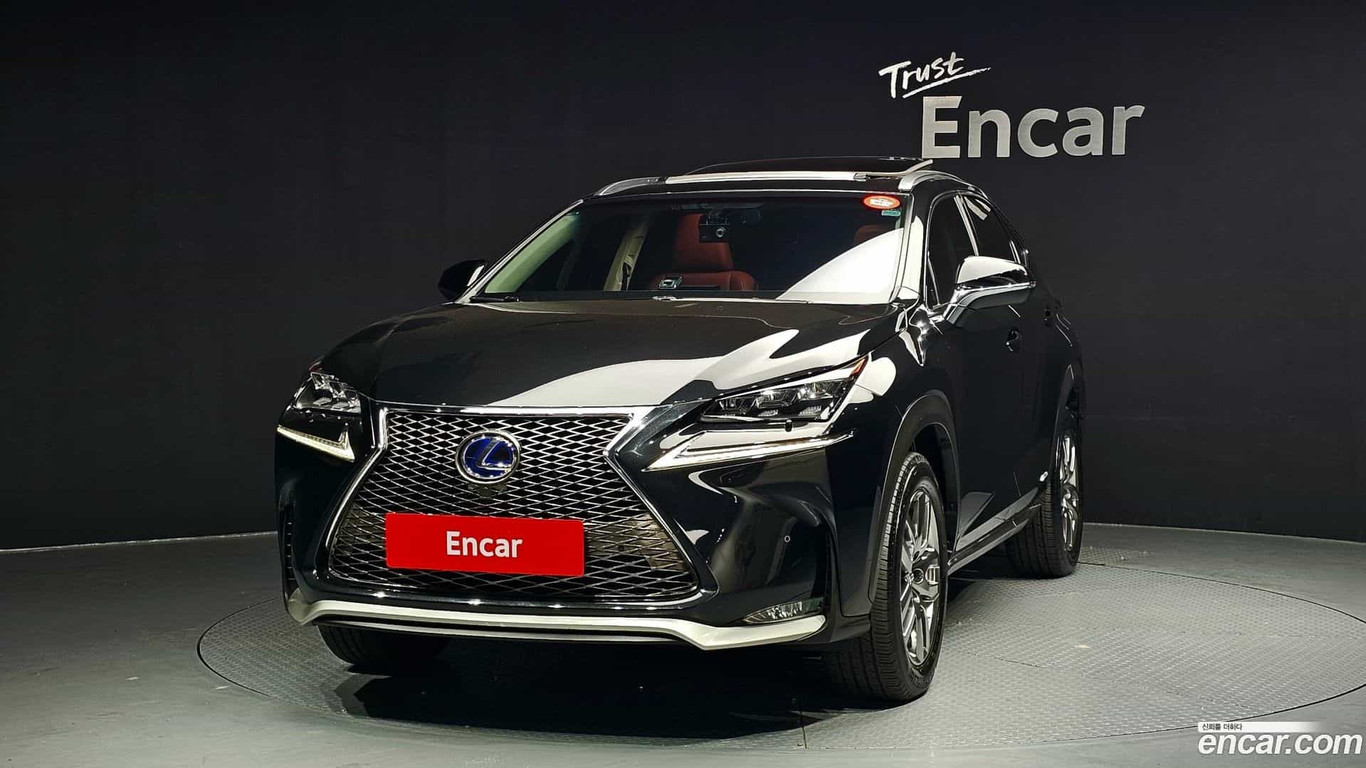 NX Lexus 2017.3-OUTER-003