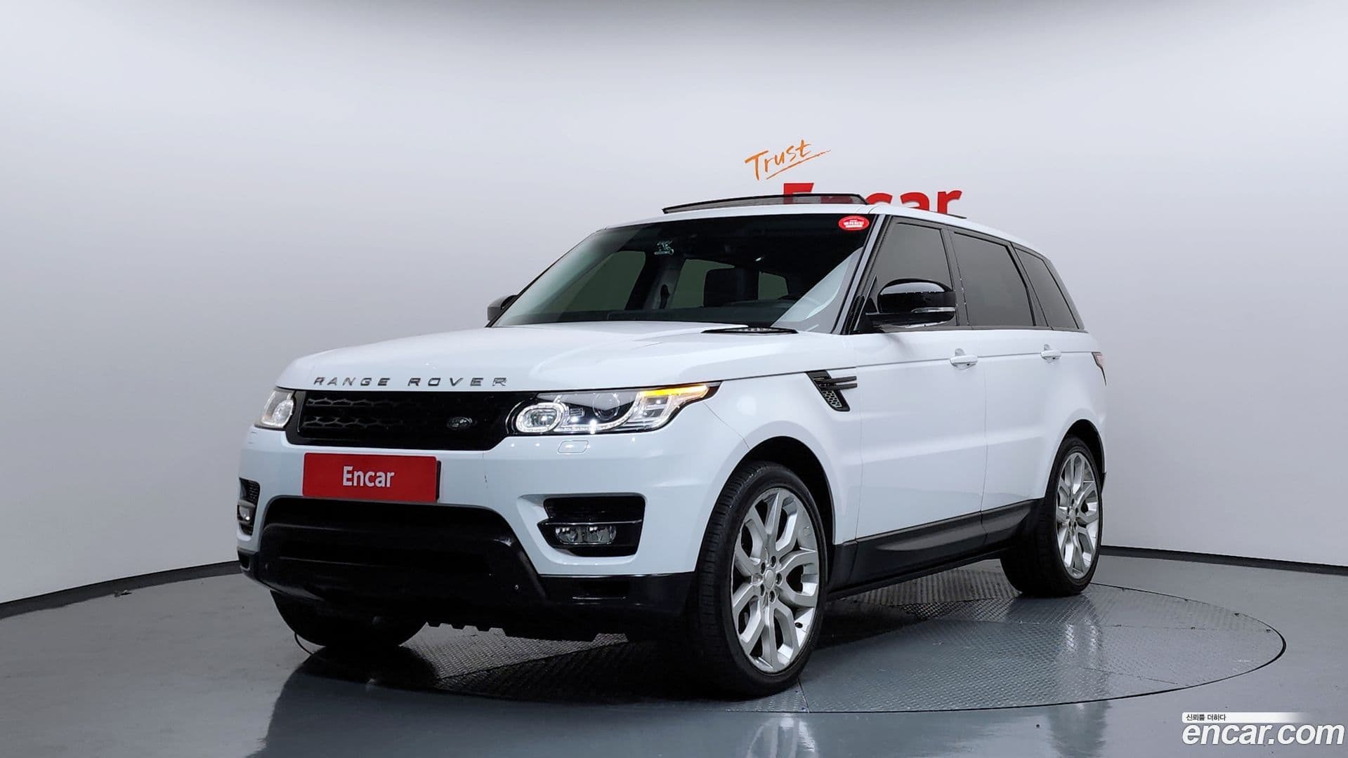 Main__Slider__Photo:Range Rover Sport Land Rover 2014.11-0