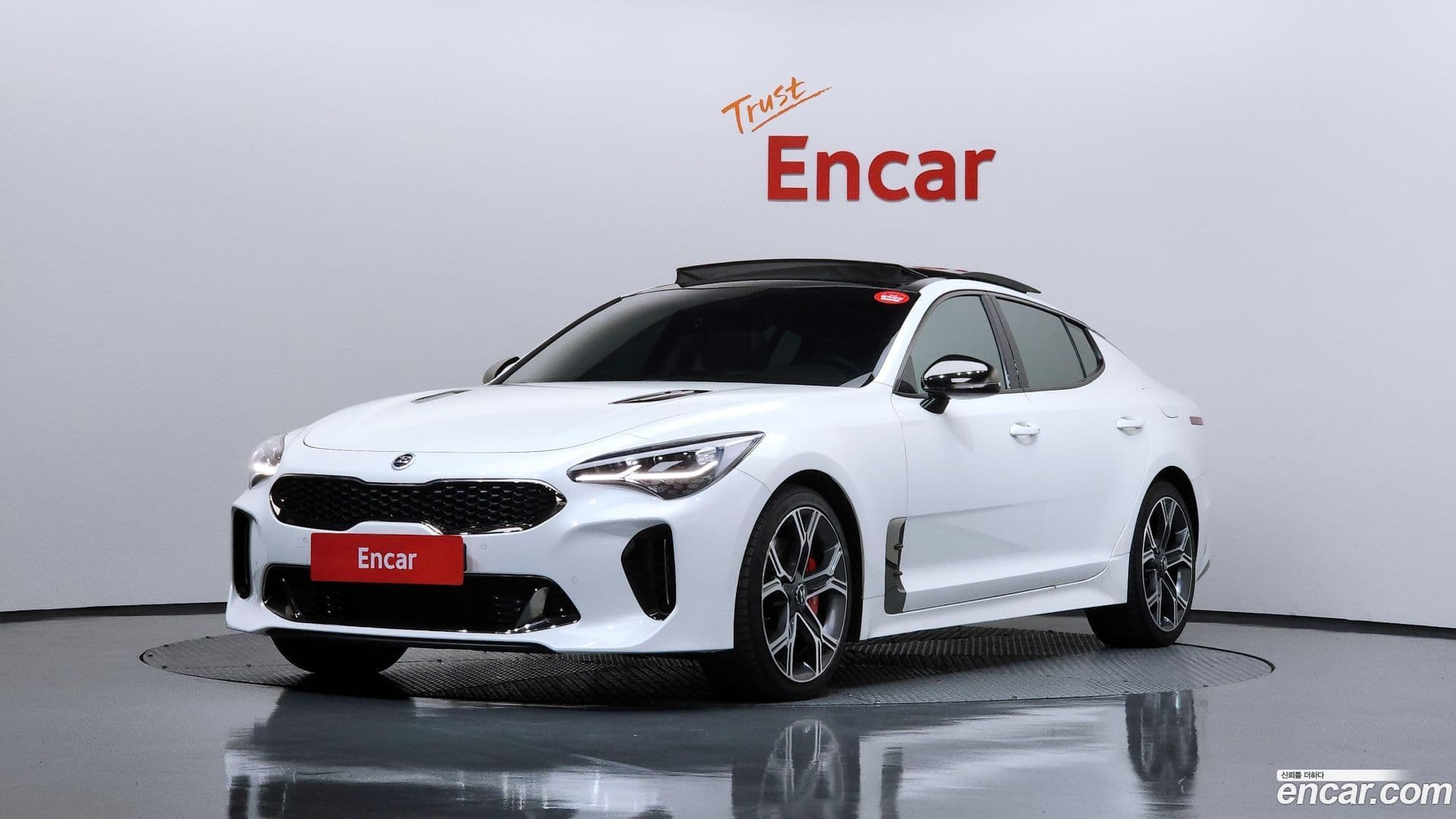 Main__Slider__Photo:Stinger Kia 2017.5-0