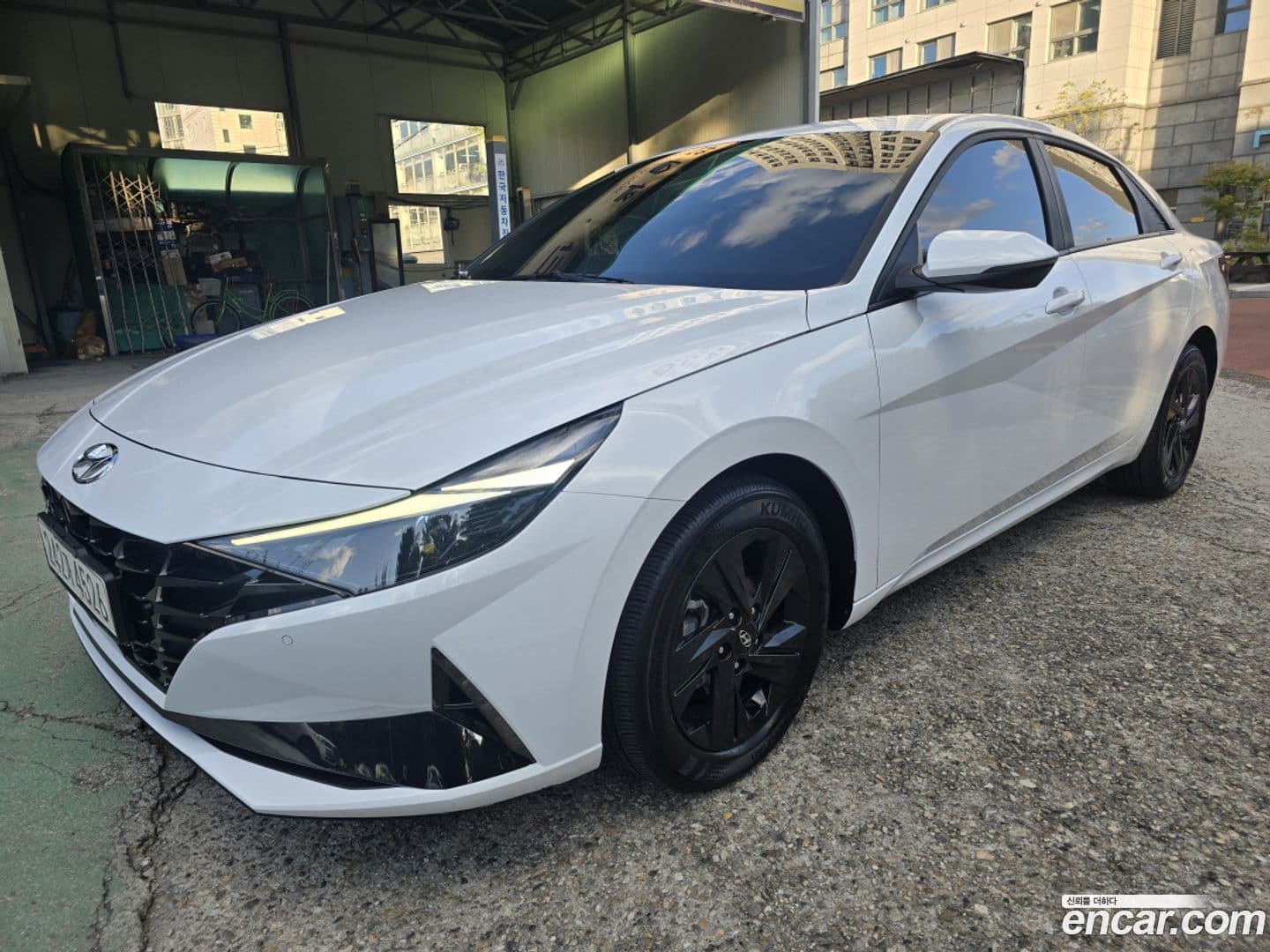 Main__Slider__Photo:AVANTE Hyundai 2022.3-0