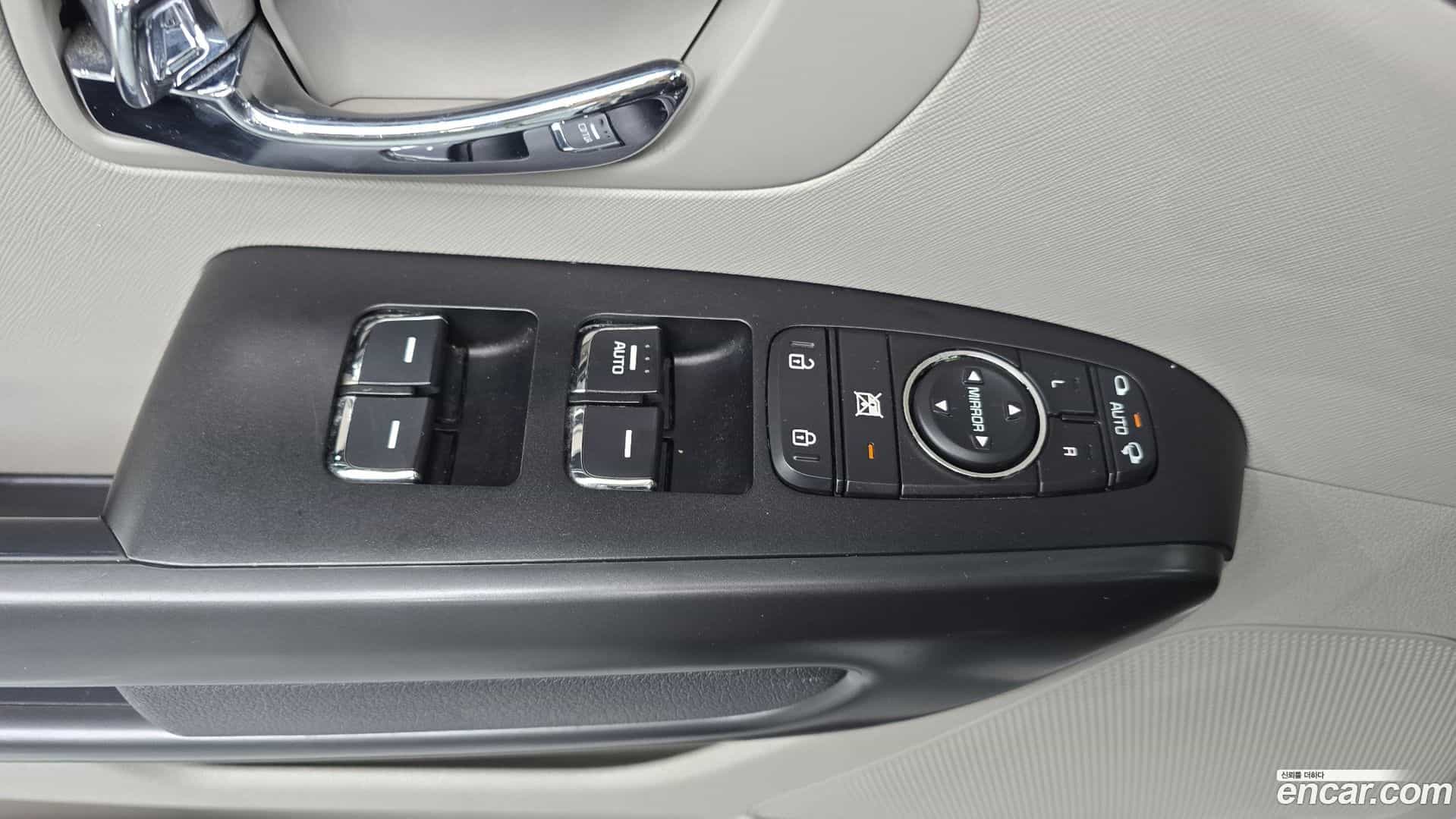 Canival Kia 2017.9-OPTION-022