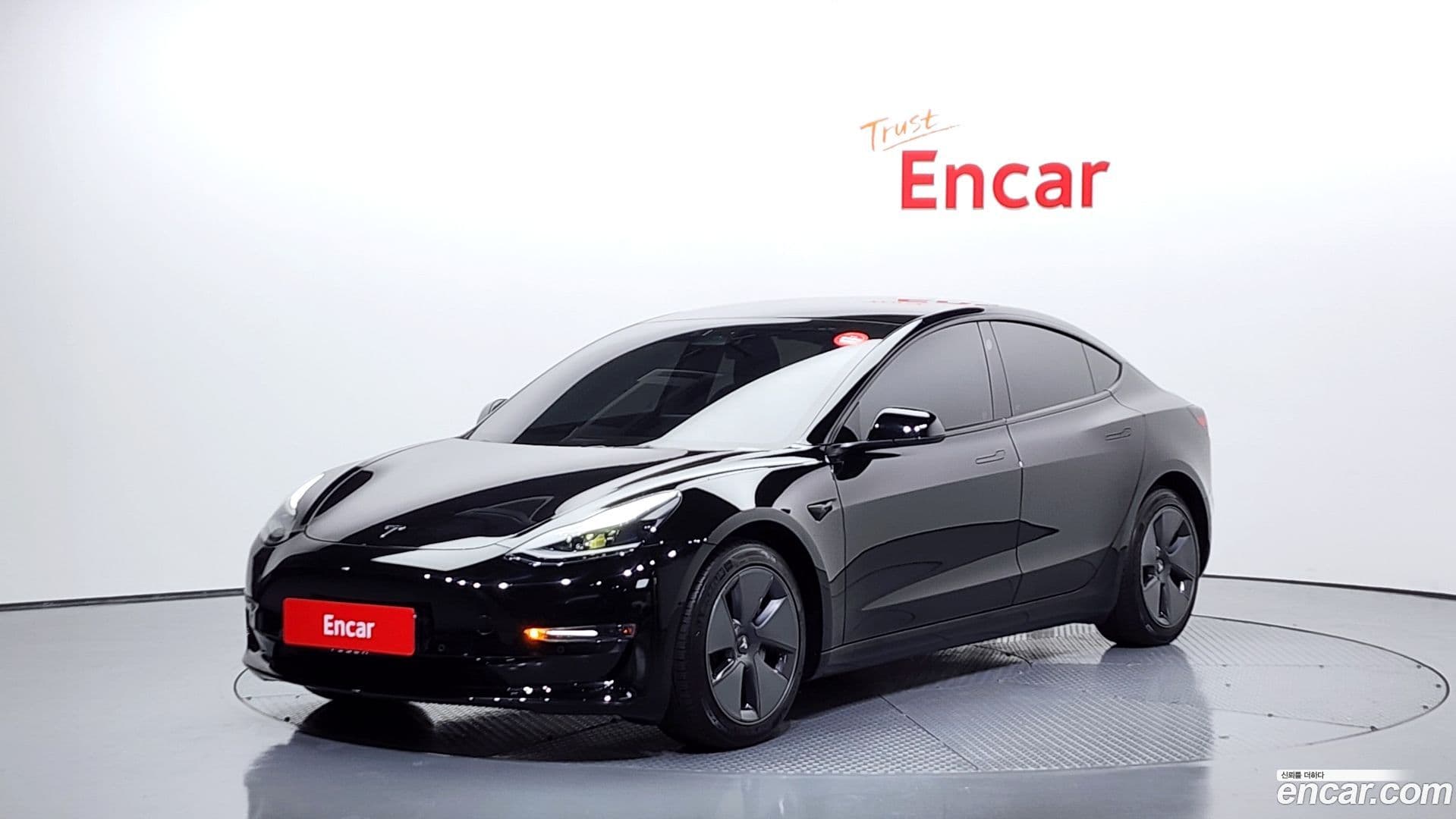 Main__Slider__Photo:Model 3 Tesla 2022.5-0