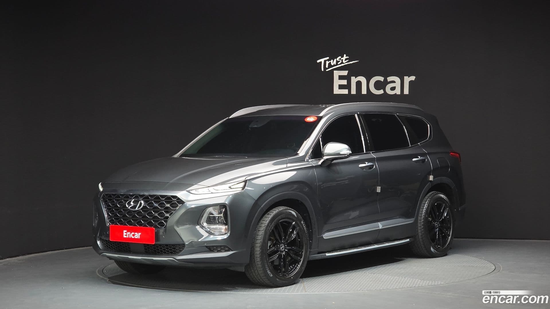 Main__Slider__Photo:Santafe Hyundai 2020.3-0