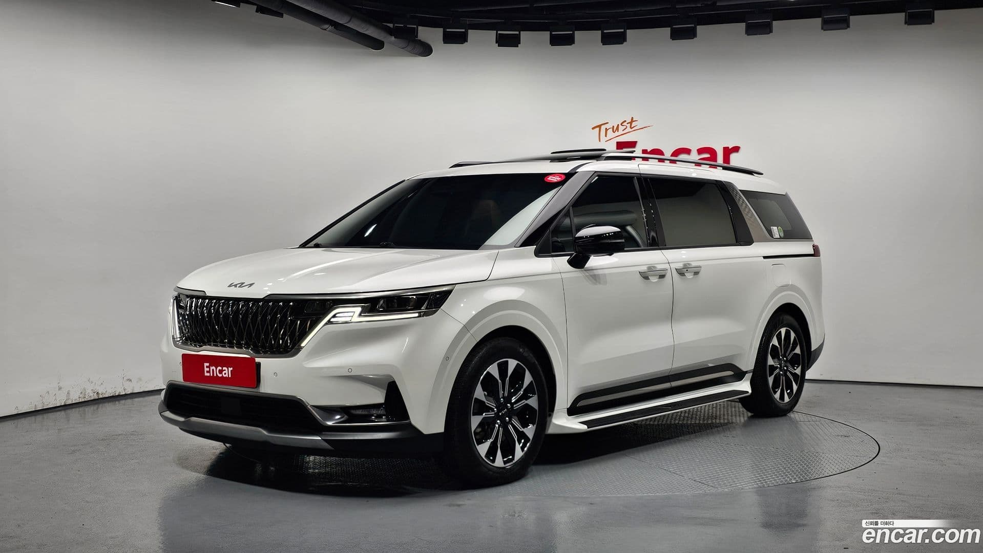 Main__Slider__Photo:Canival Kia 2022.6-0