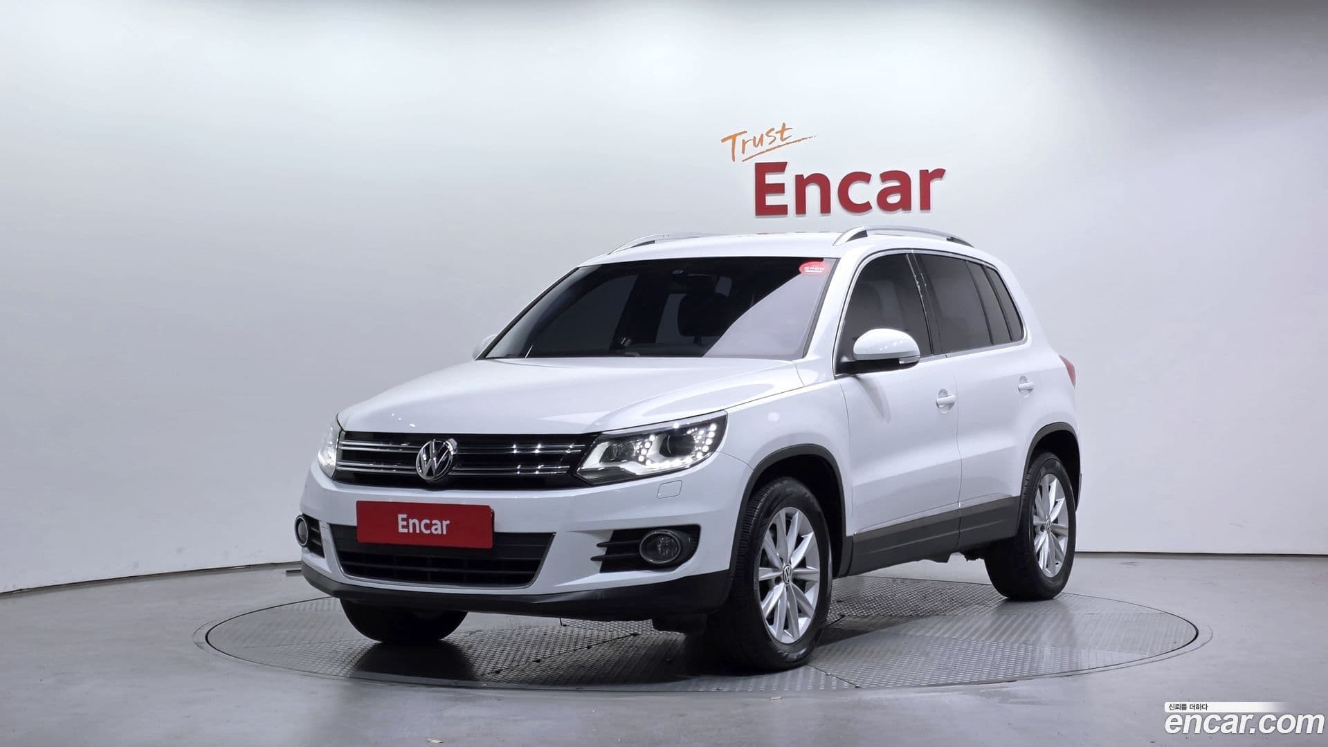 Main__Slider__Photo:Tiguan Volkswagen 2015.11-0