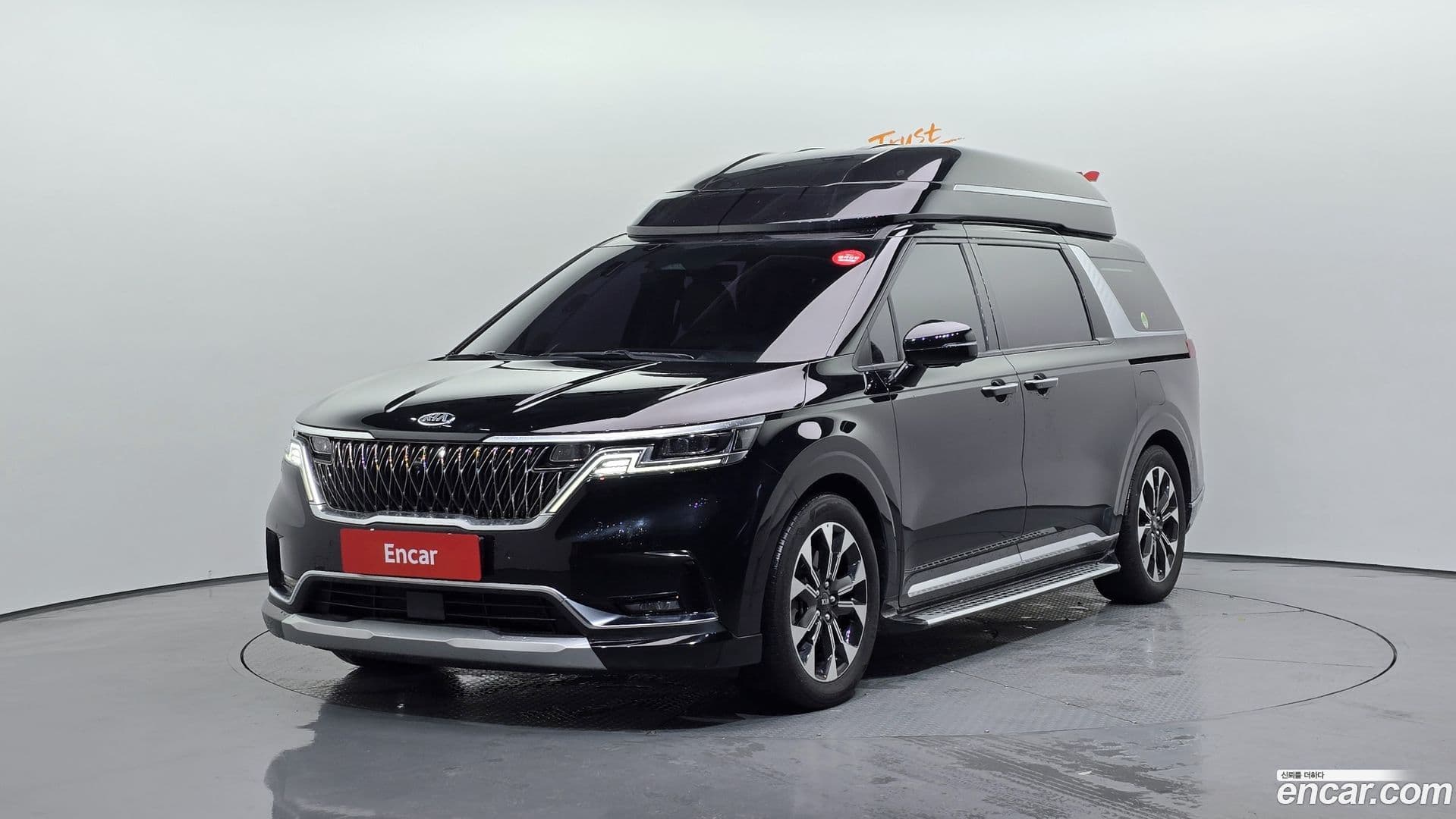 Main__Slider__Photo:Canival Kia 2021.1-0