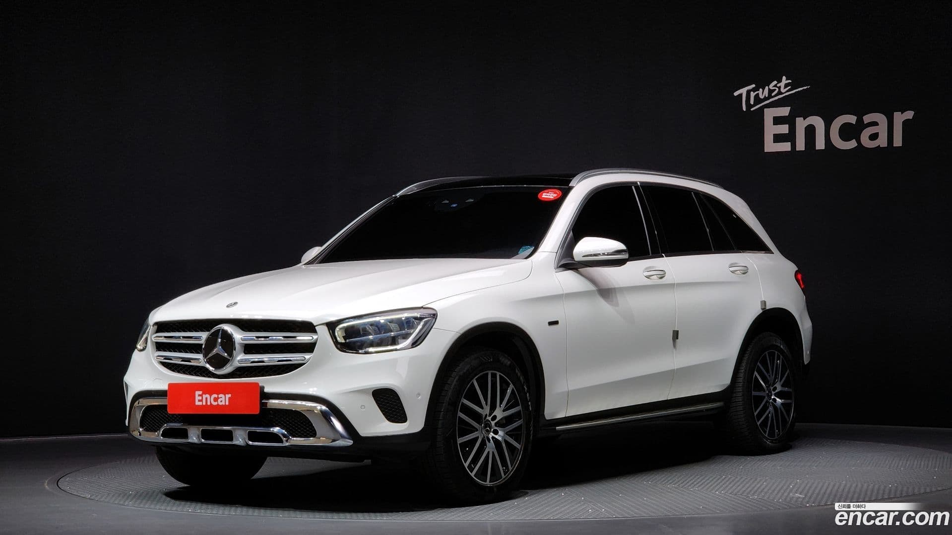 Main__Slider__Photo:GLC-Class Mercedes-Benz 2020.10-0